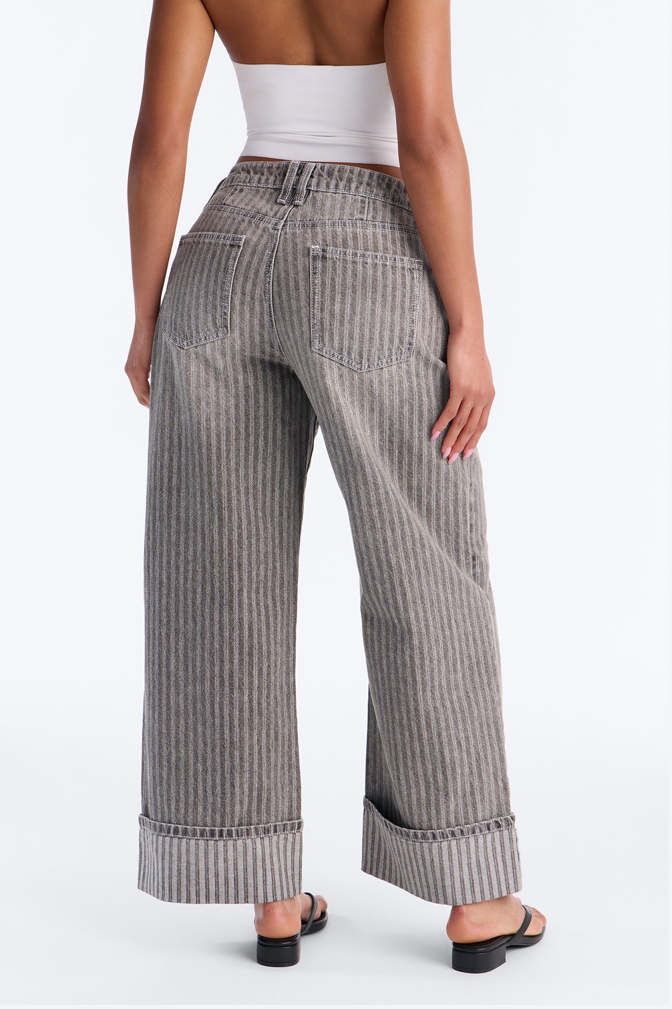 Catch Up Cuffed Wide Leg Jeans - Grey