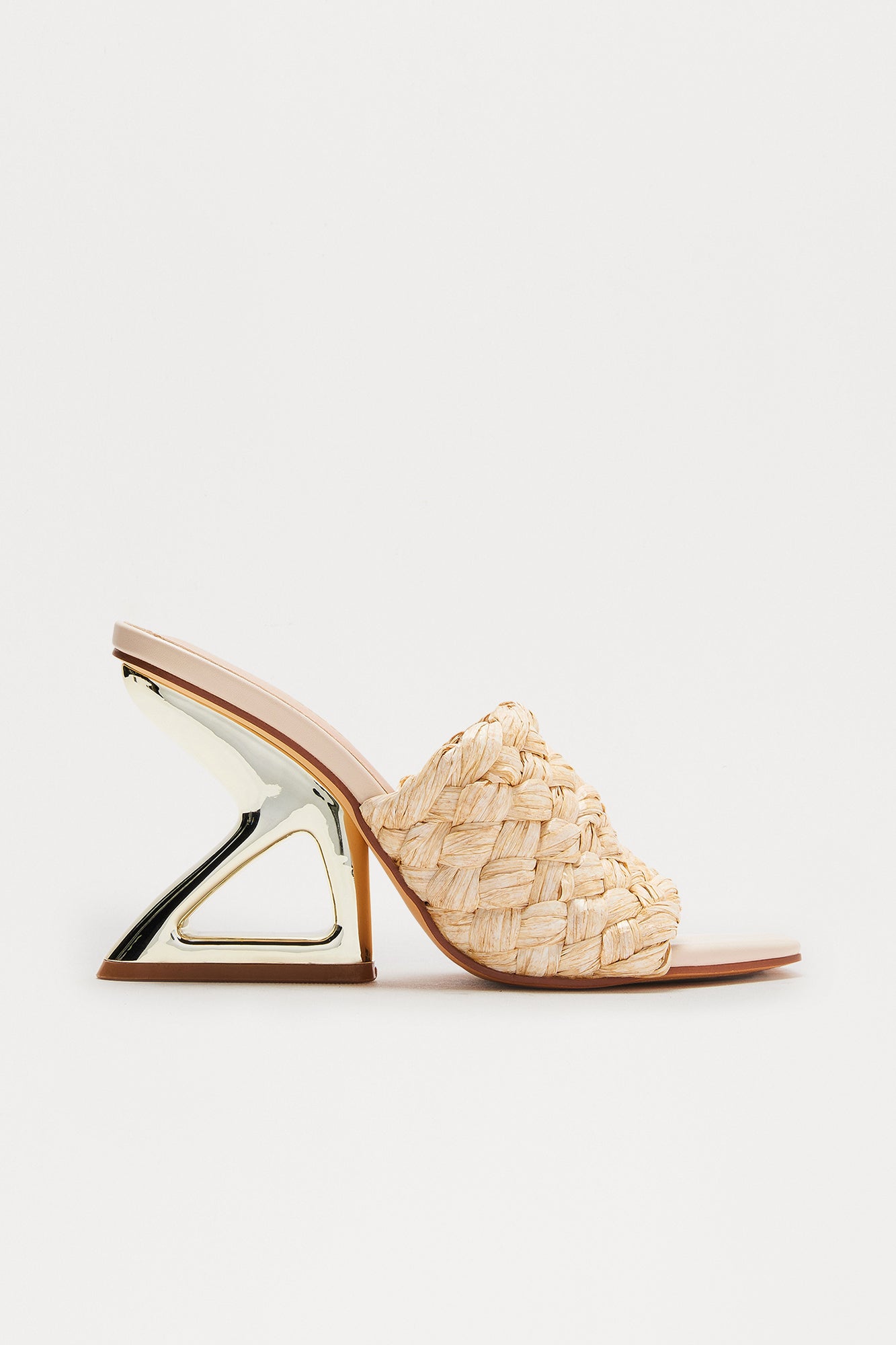 Evari Raffia Novelty Wedges - Nude