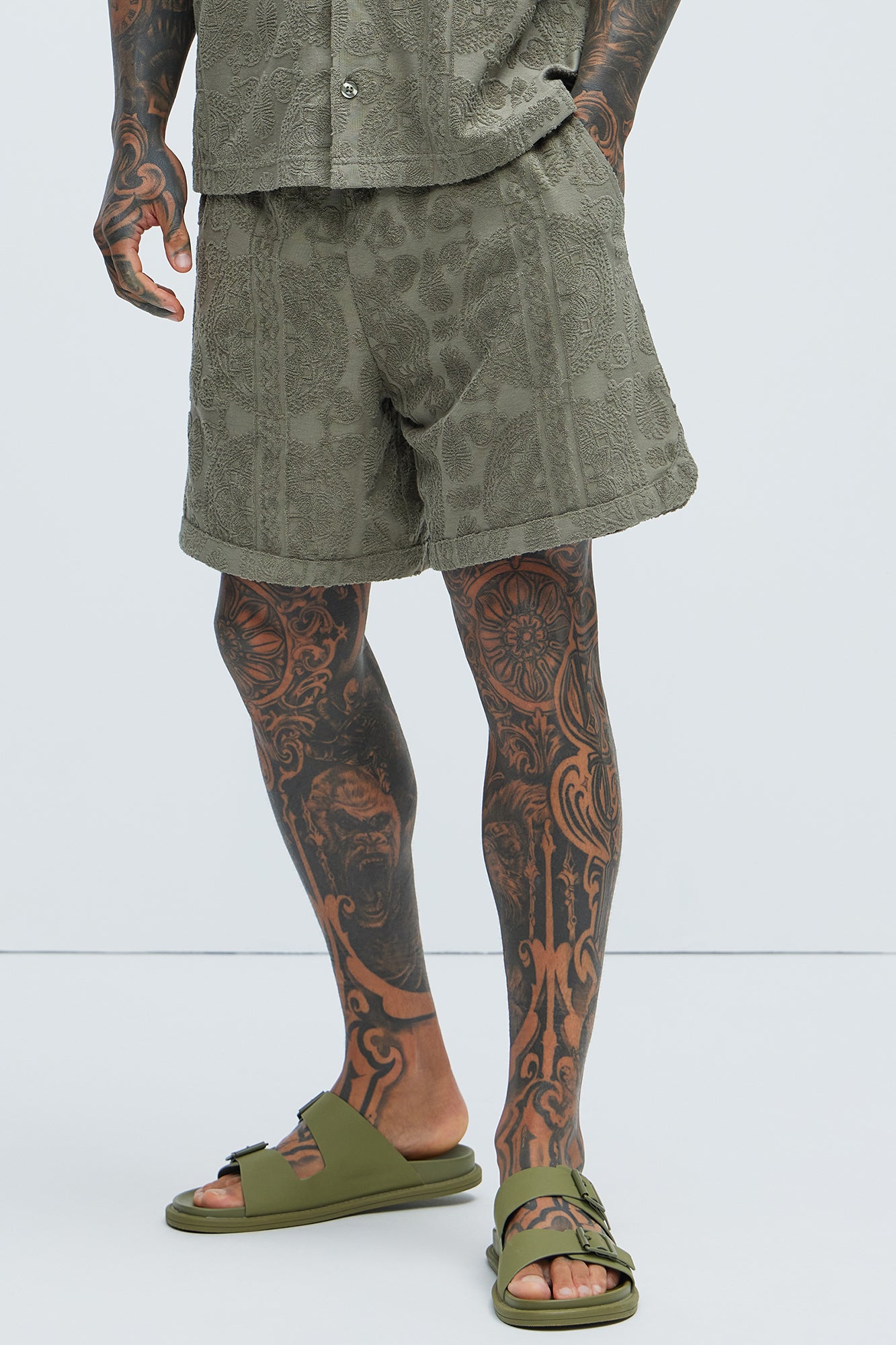 Link Textured Shorts - Olive