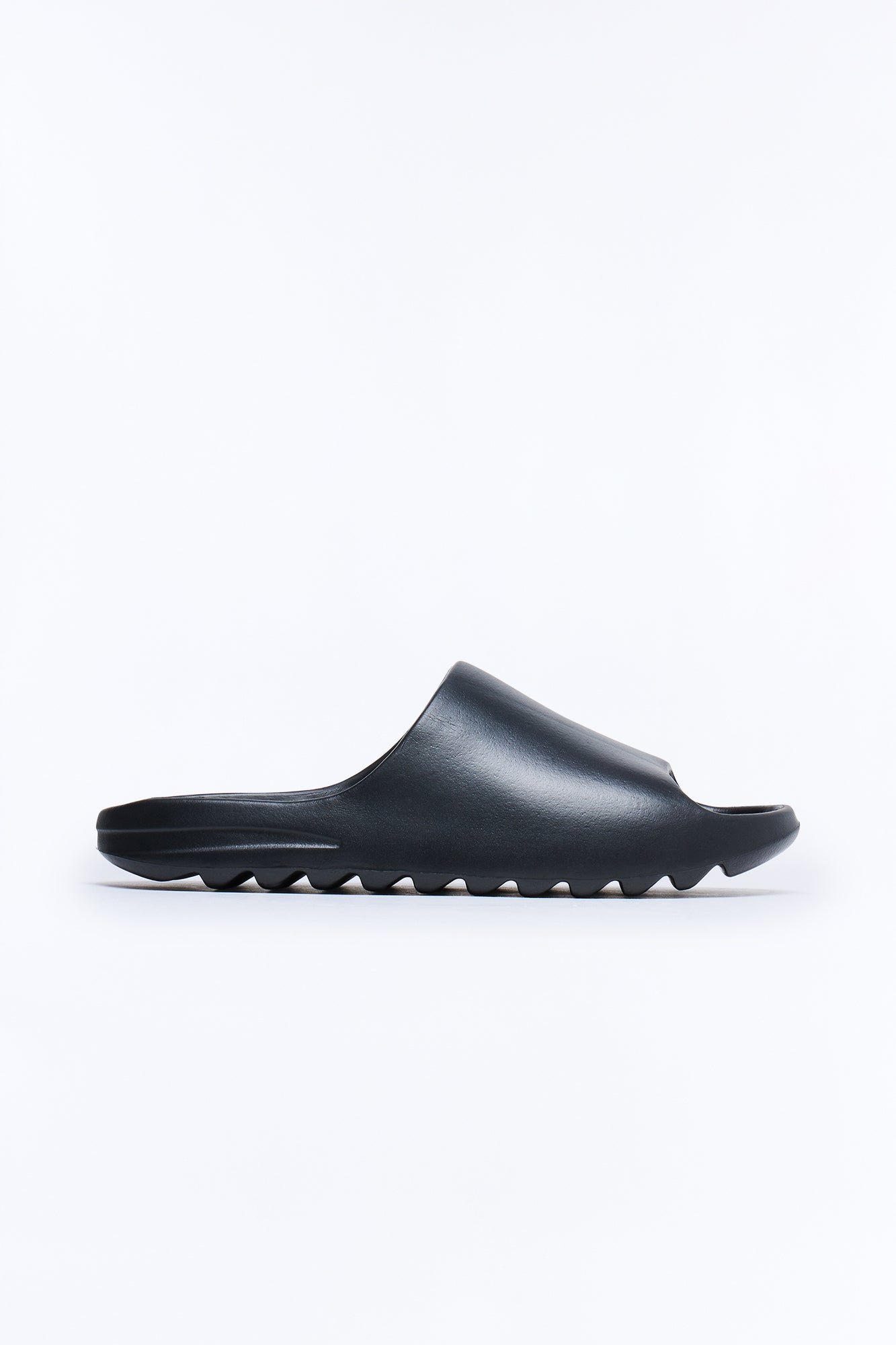 Day To Day Slip On Slides - Black