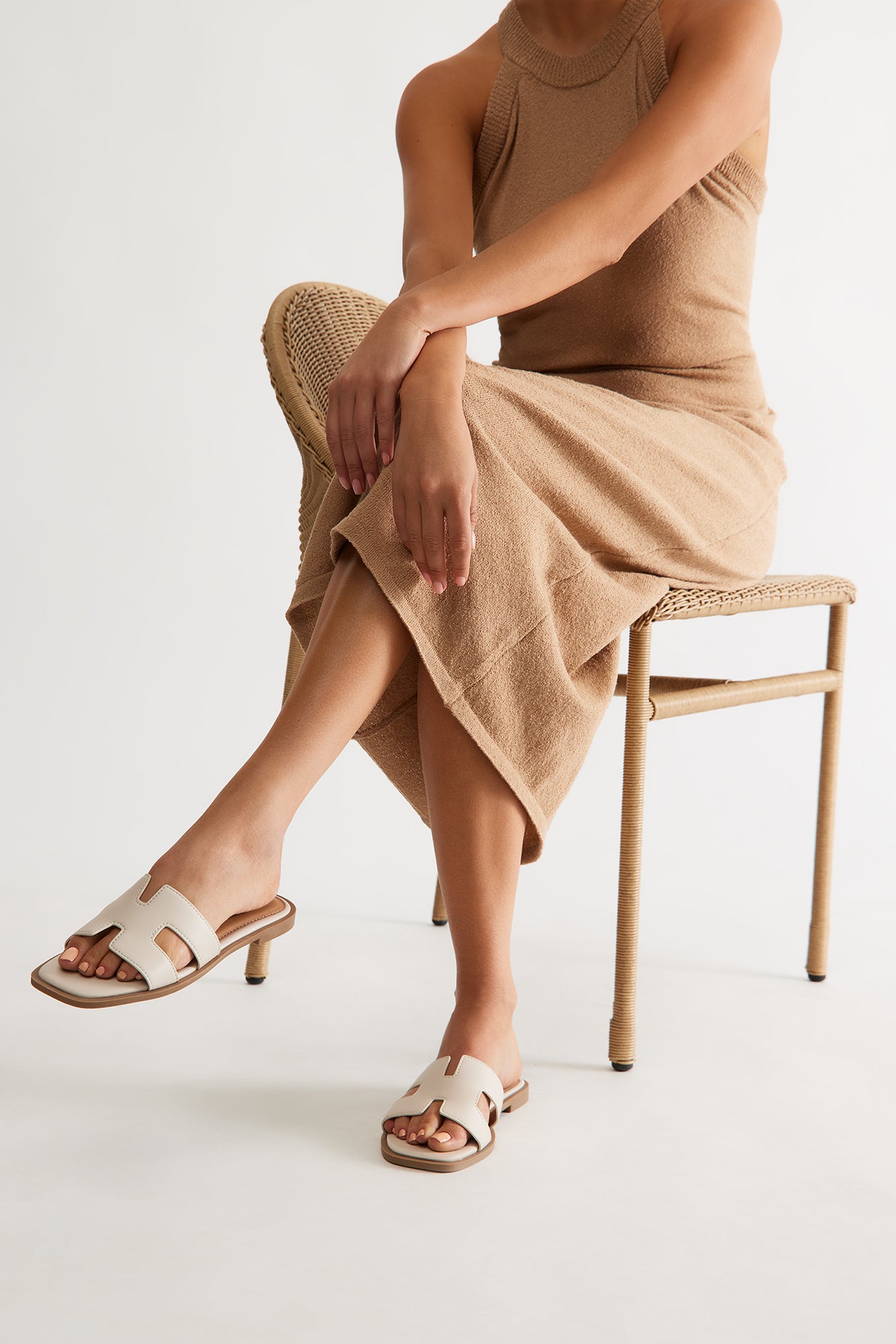 Noe Slip On Sandals - Ivory