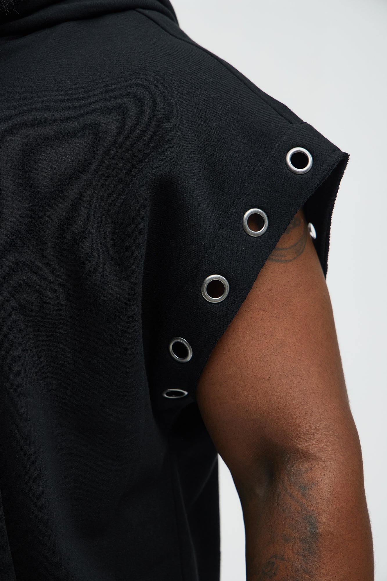Tayson Ring Sleeveless Hoodie - Black