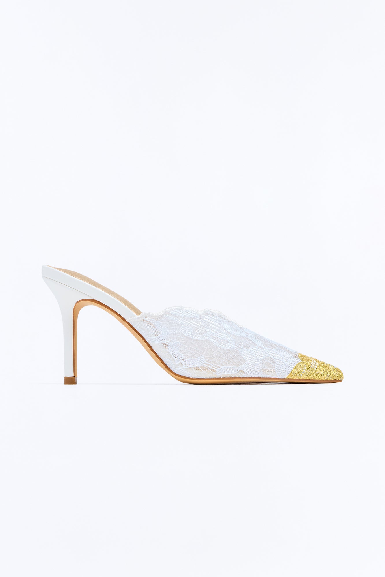 Romantic Weekend Lace Stiletto Pumps - White