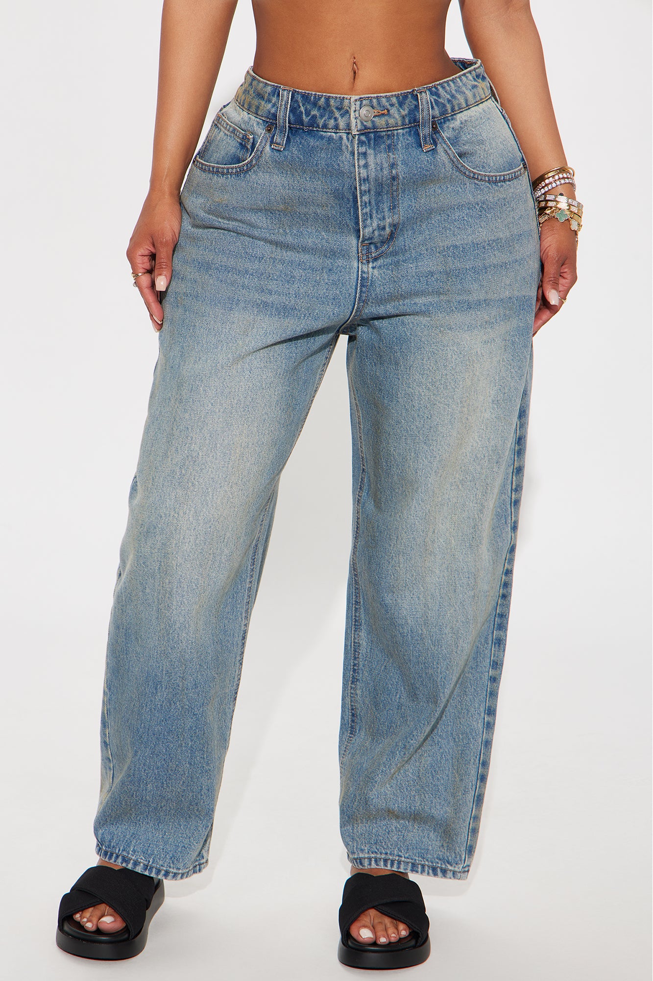 Classic Barrel Leg Jeans - Medium Wash