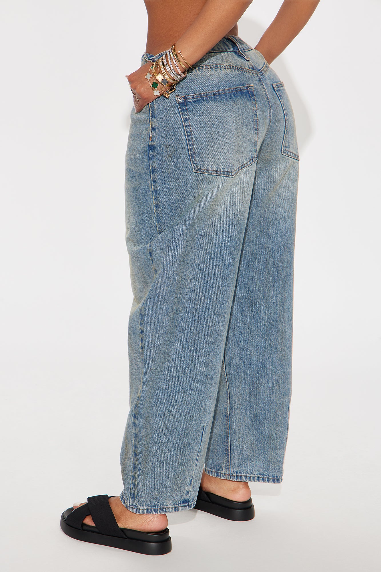 Classic Barrel Leg Jeans - Medium Wash