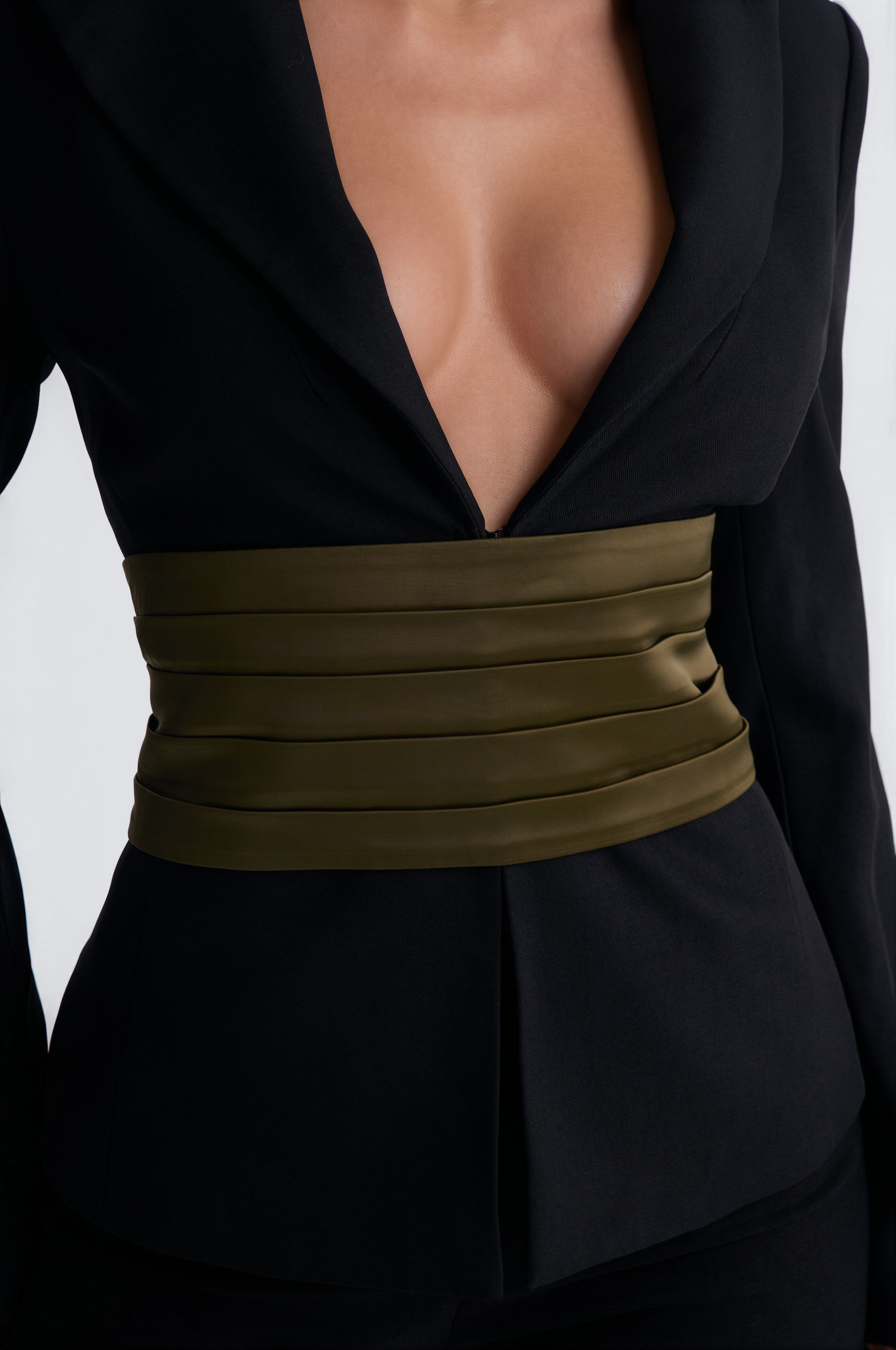 Juniper Plunging Cummerbund Belted Waist Blazer - Black