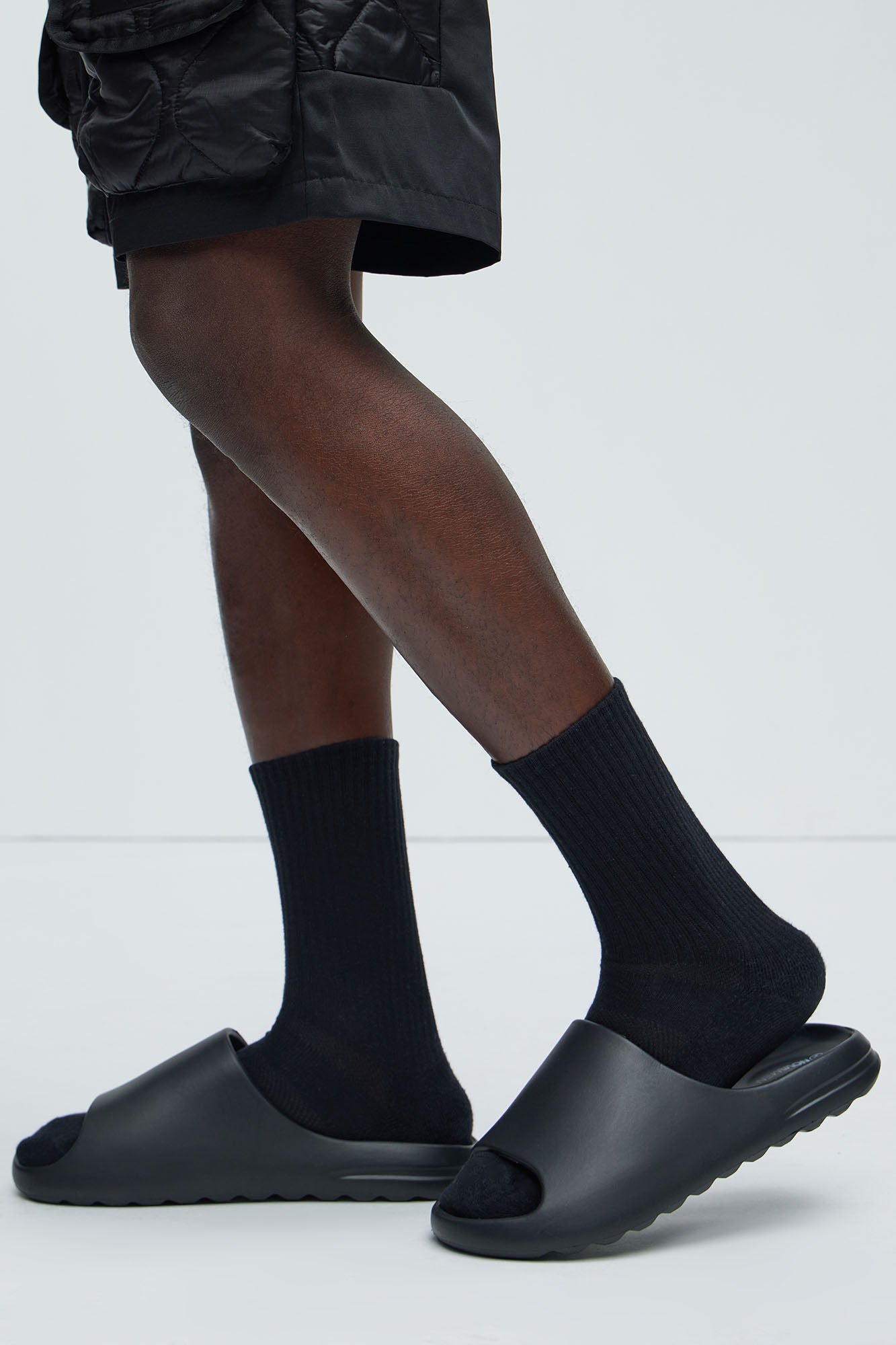 Day To Day Slip On Slides - Black