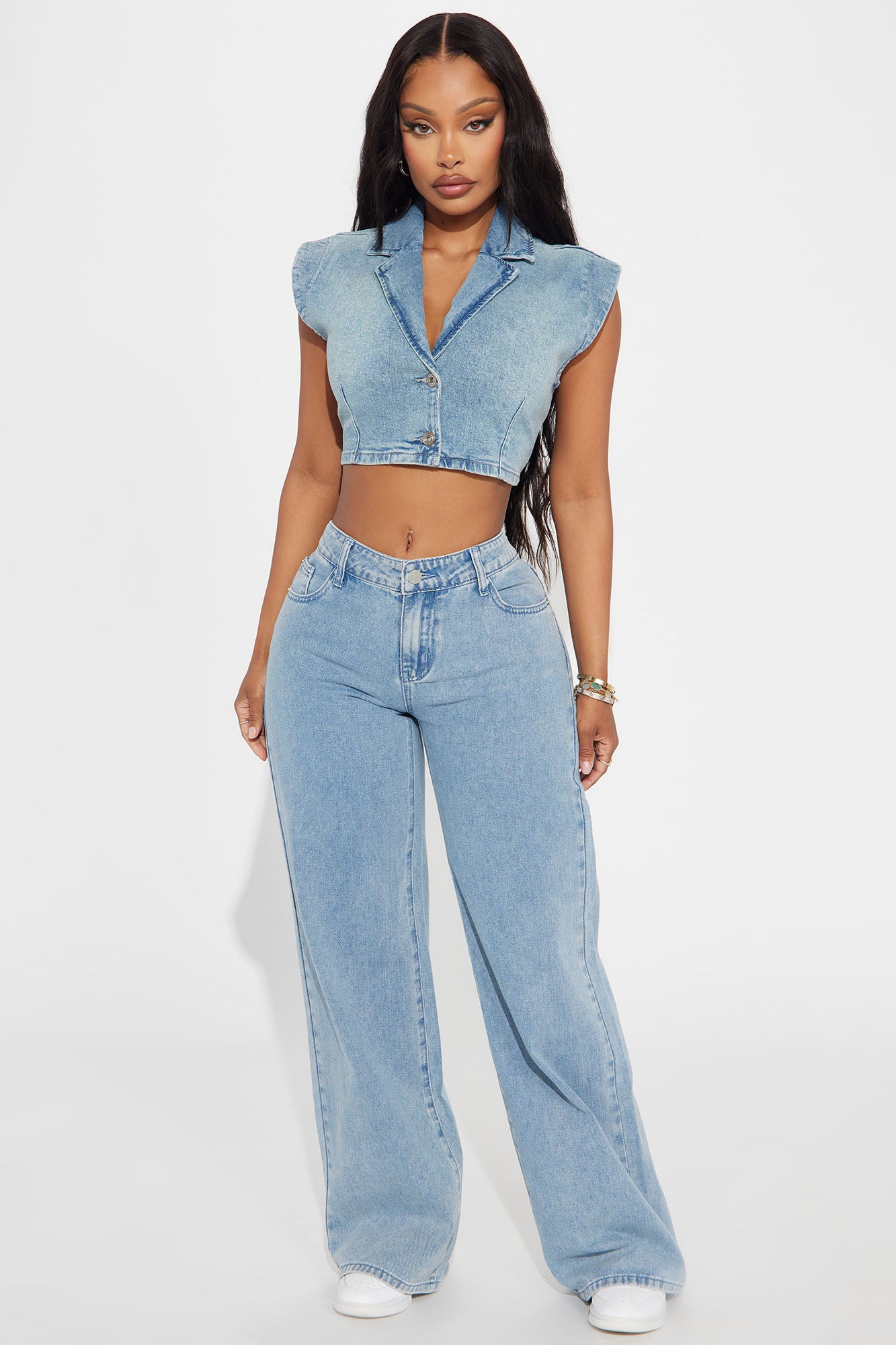 Taking A Bow Embroidered Baggy Jeans - Light Wash