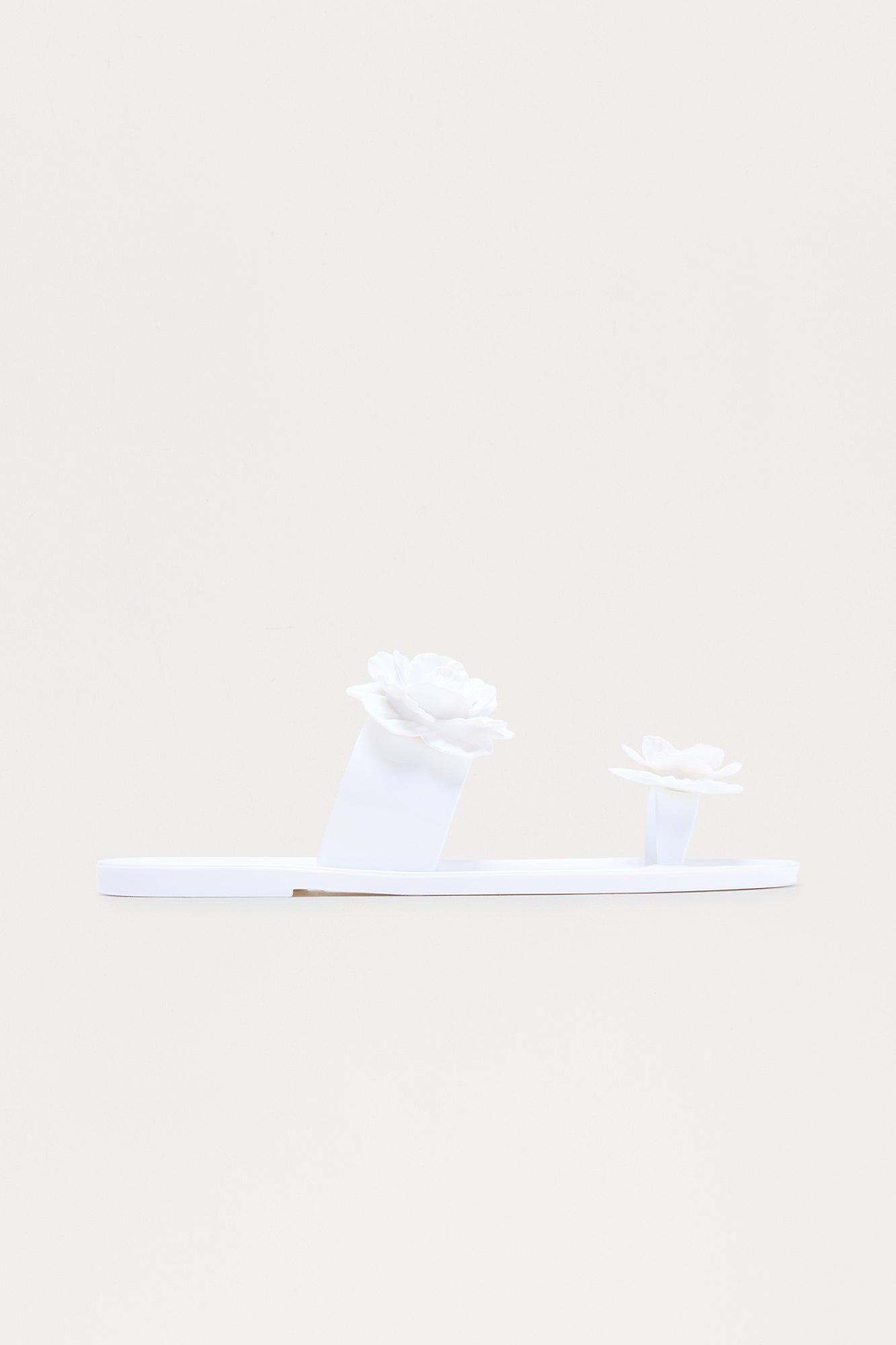 Rosemary Flower Toe Ring Sandals - White