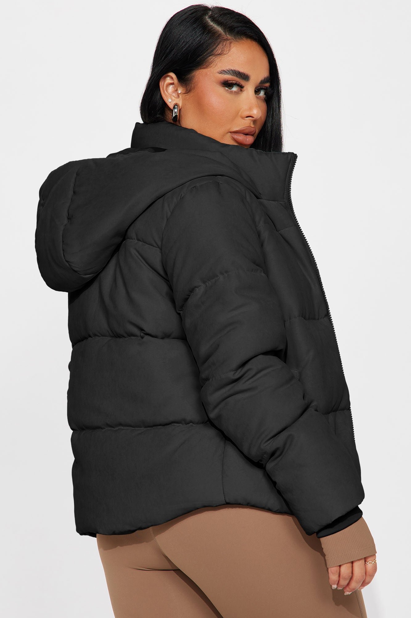 In The Middle Of The City Puffer Jacket - Black