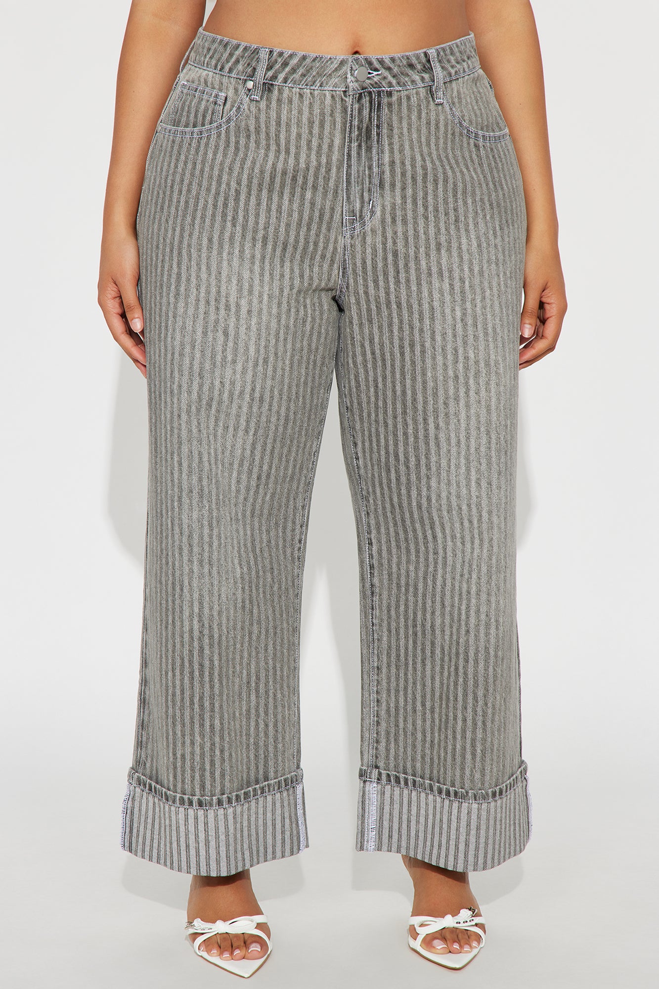 Catch Up Cuffed Wide Leg Jeans - Grey