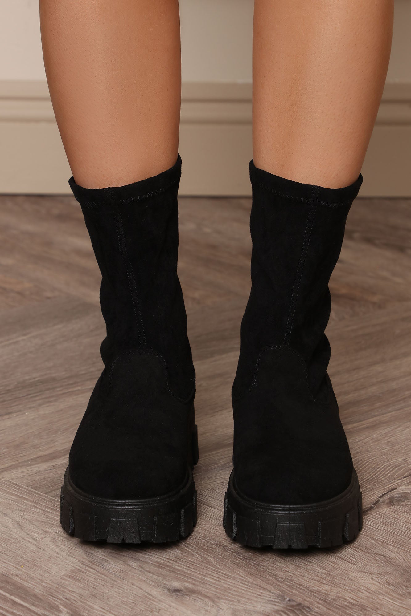Exactly That Lug Sole Booties - Black