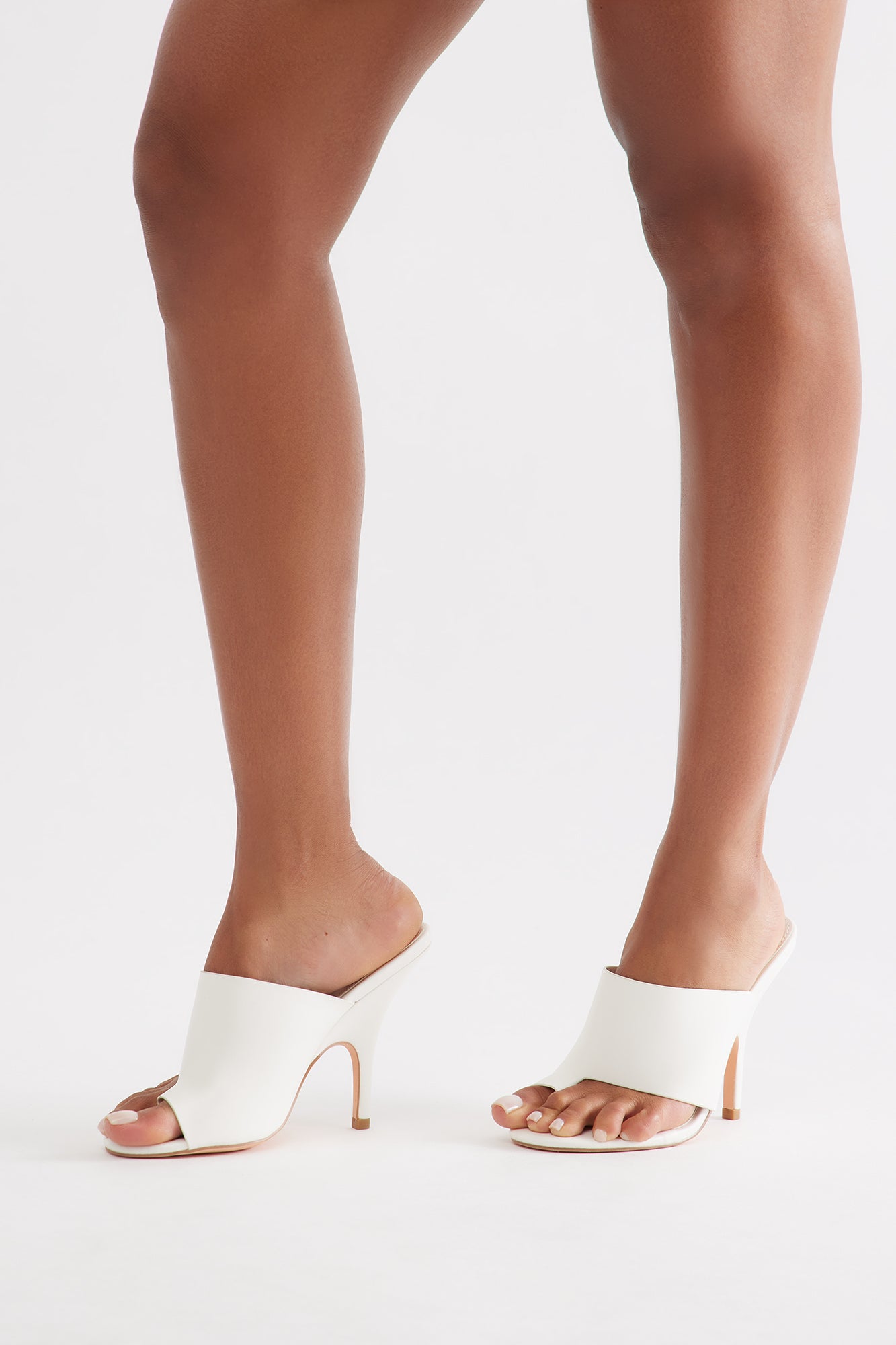 Nicolette Faux Leather Toe Ring Mules - White