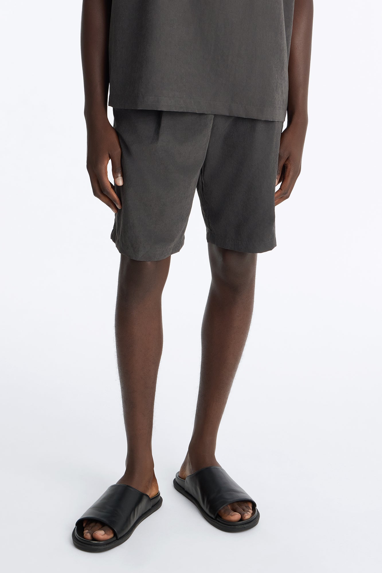 Neo Faux Suede Relaxed Trouser Short - Black
