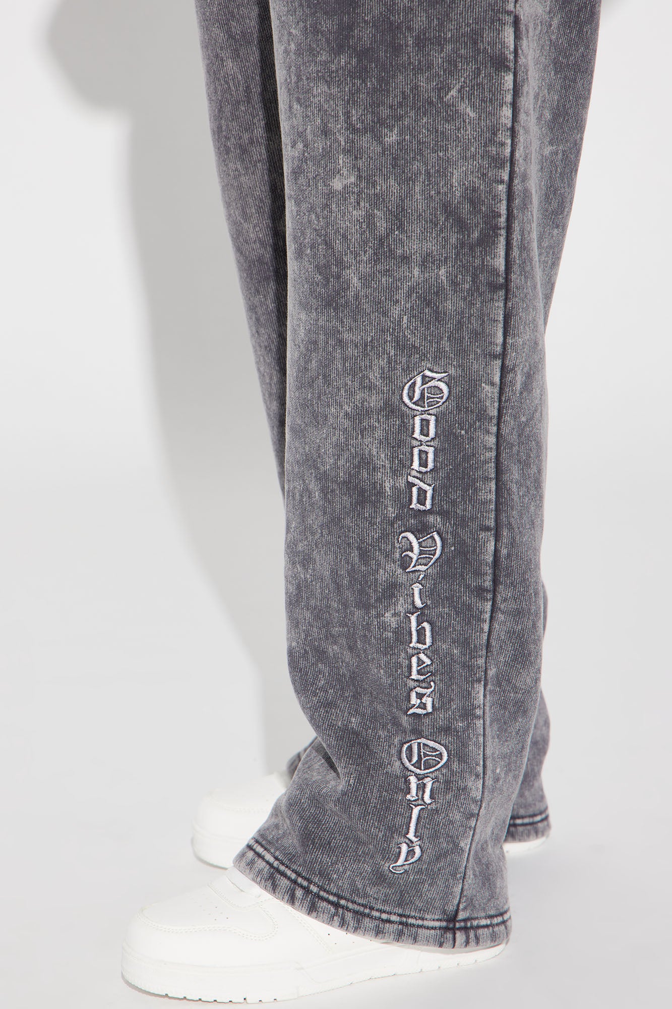 Good Vibes Washed Wide Leg Sweatpant - Grey/combo