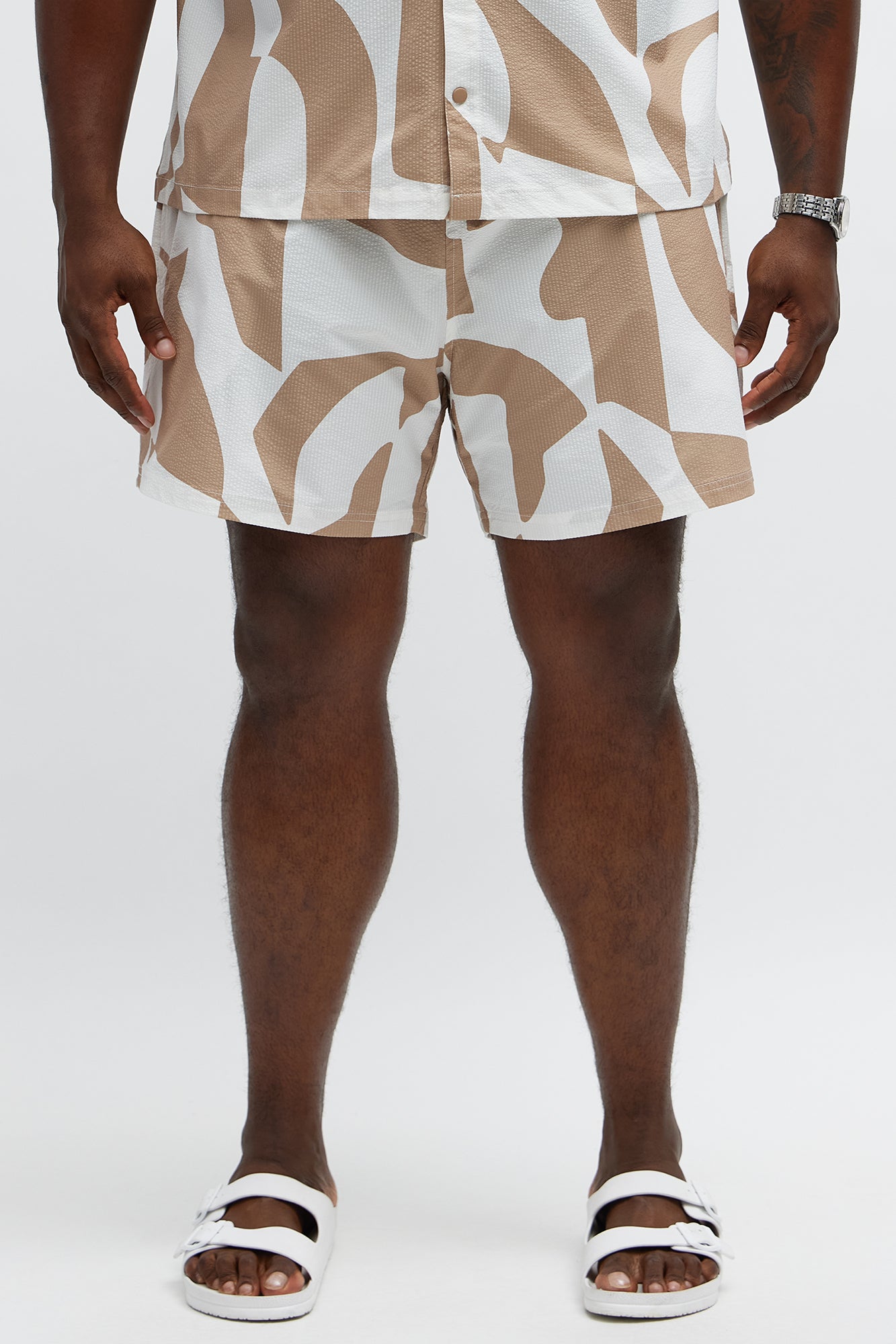Seersucker Abstract Geo Printed Swim Trunk 6″ - Tan/Multi