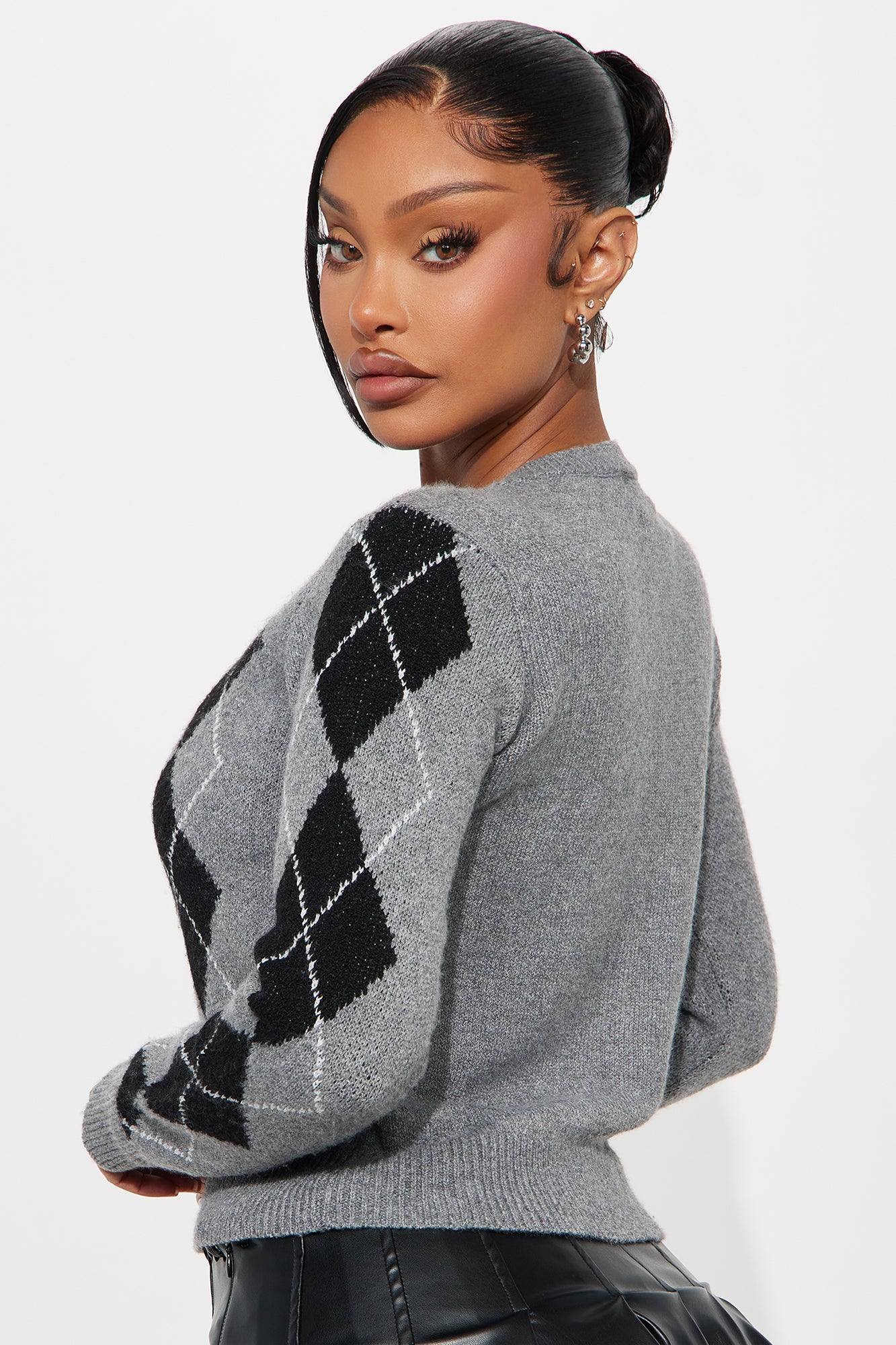She Reads Argyle Sweater - Grey/combo