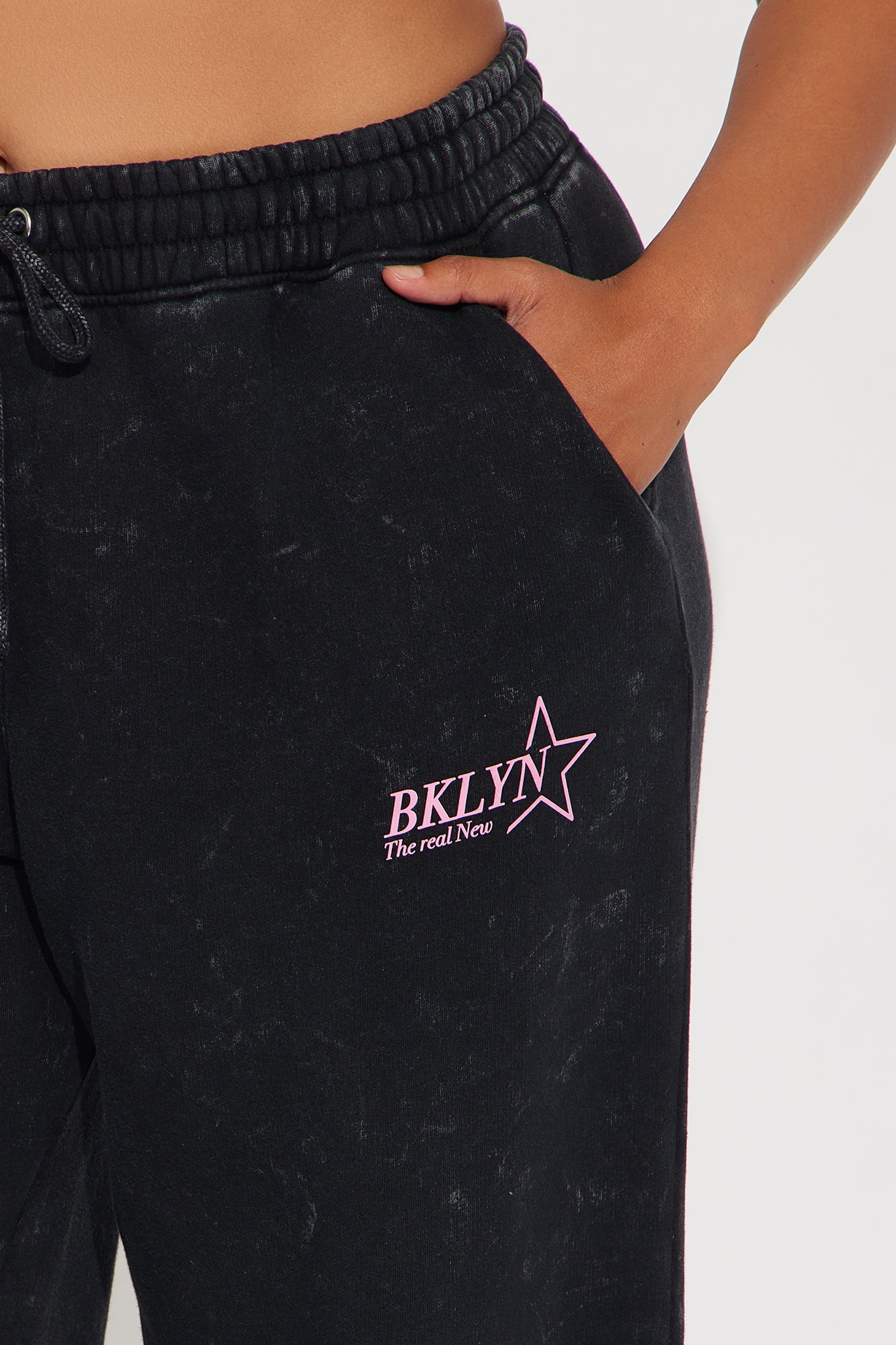 Brooklyn Star Washed Pants - Black