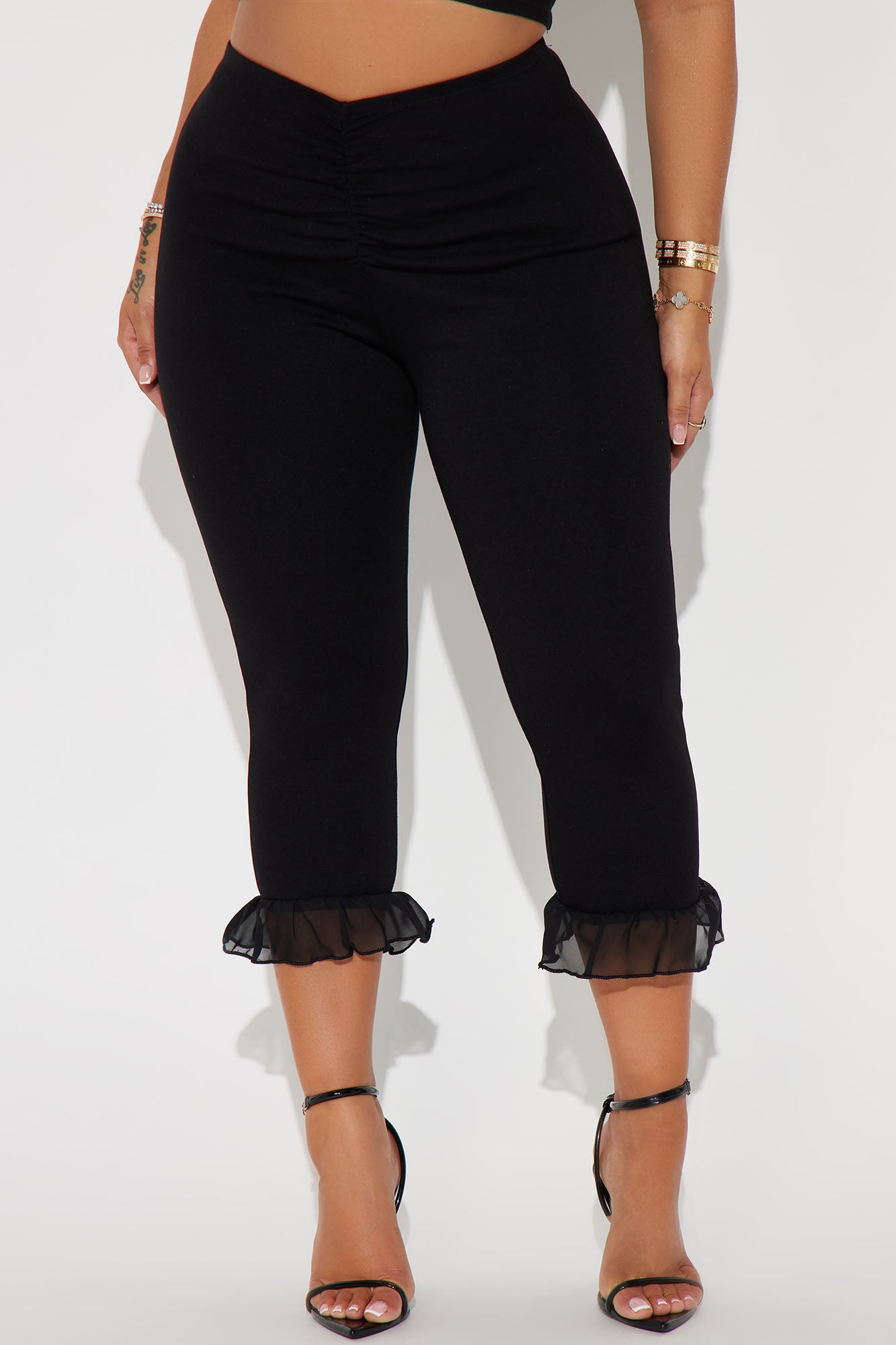 Charlotte Ruffle Capri Legging - Black