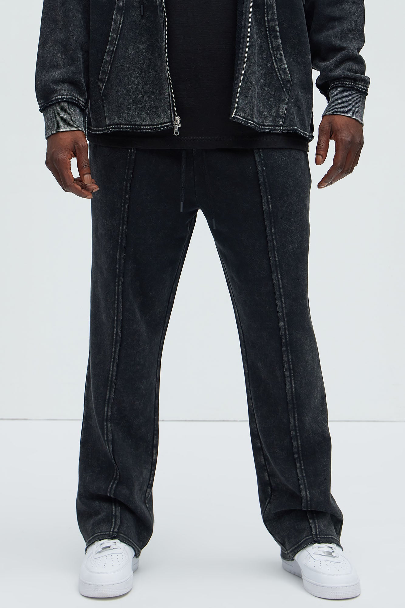 Tayson Frayed Seams Sweatpants - Black