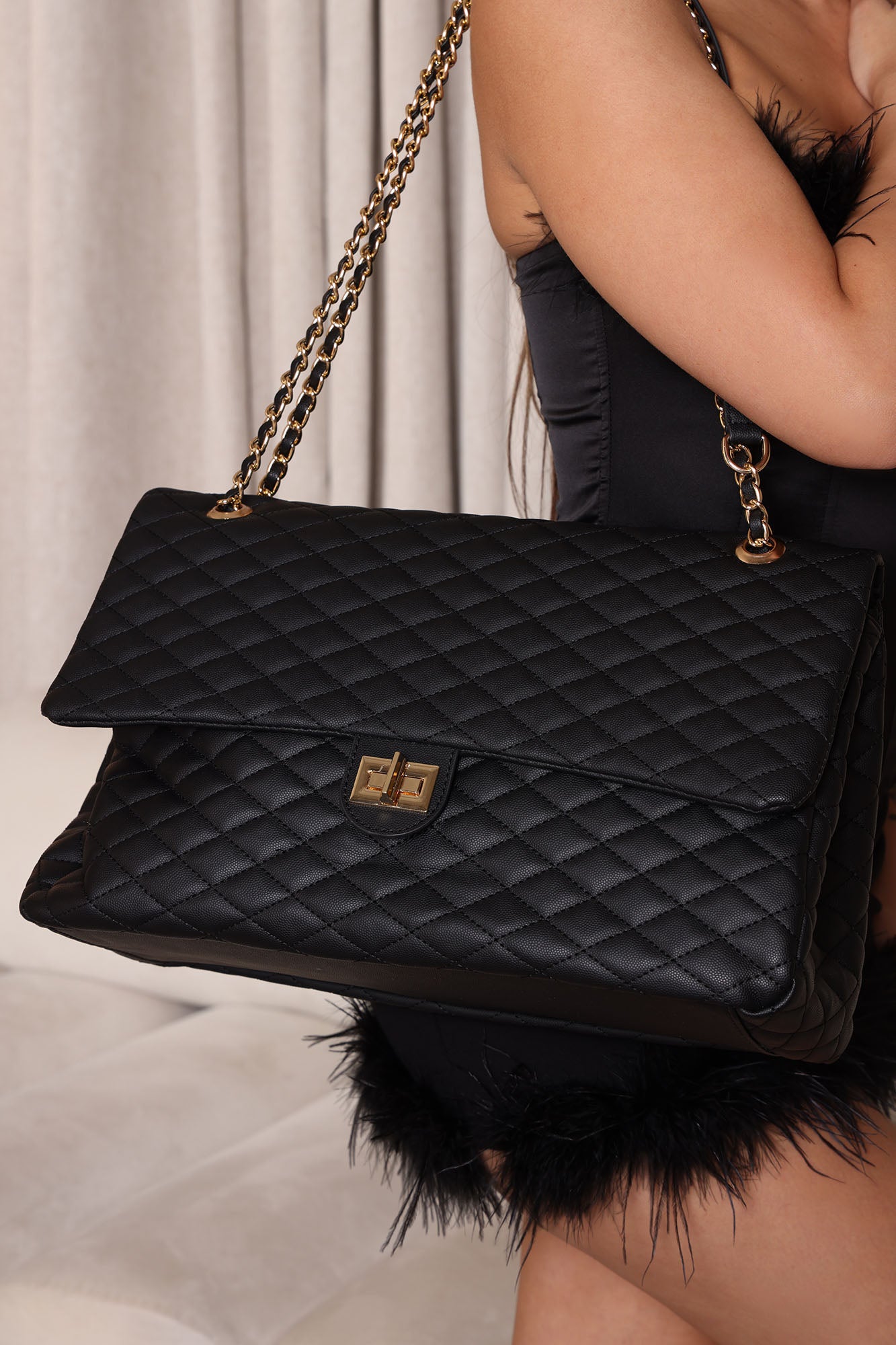 Girl Carry On Shoulder Bag - Black