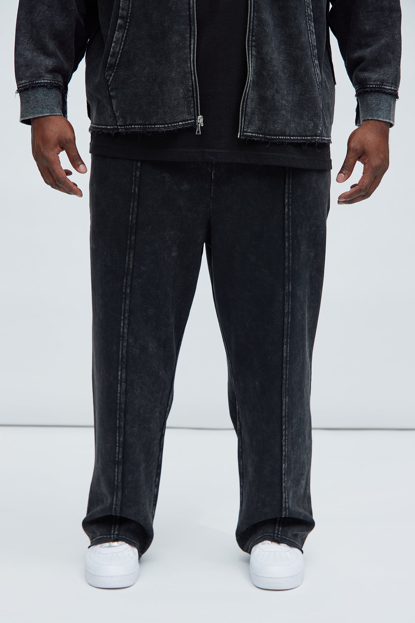 Tayson Frayed Seams Sweatpants - Black