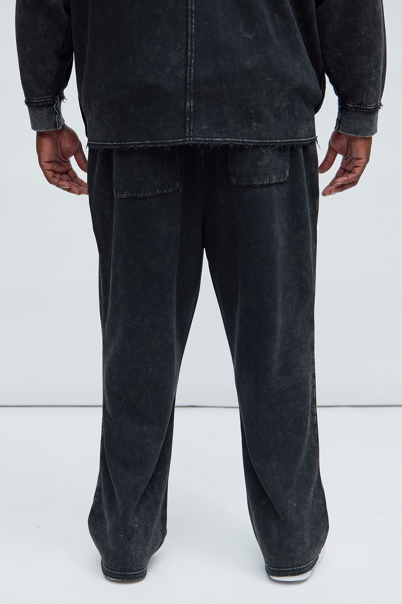 Tayson Frayed Seams Sweatpants - Black