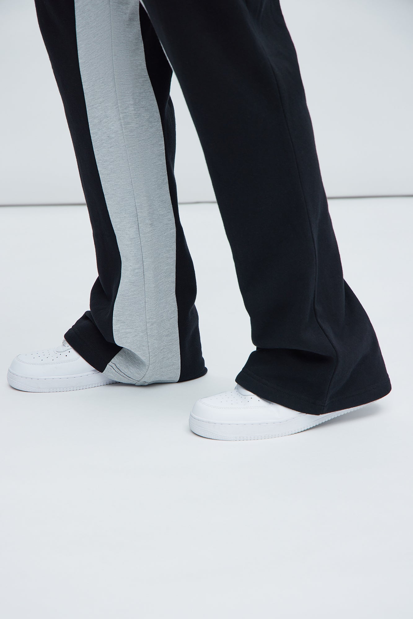 Tayson Number 3 Skinny Flare Sweatpants - Black/combo