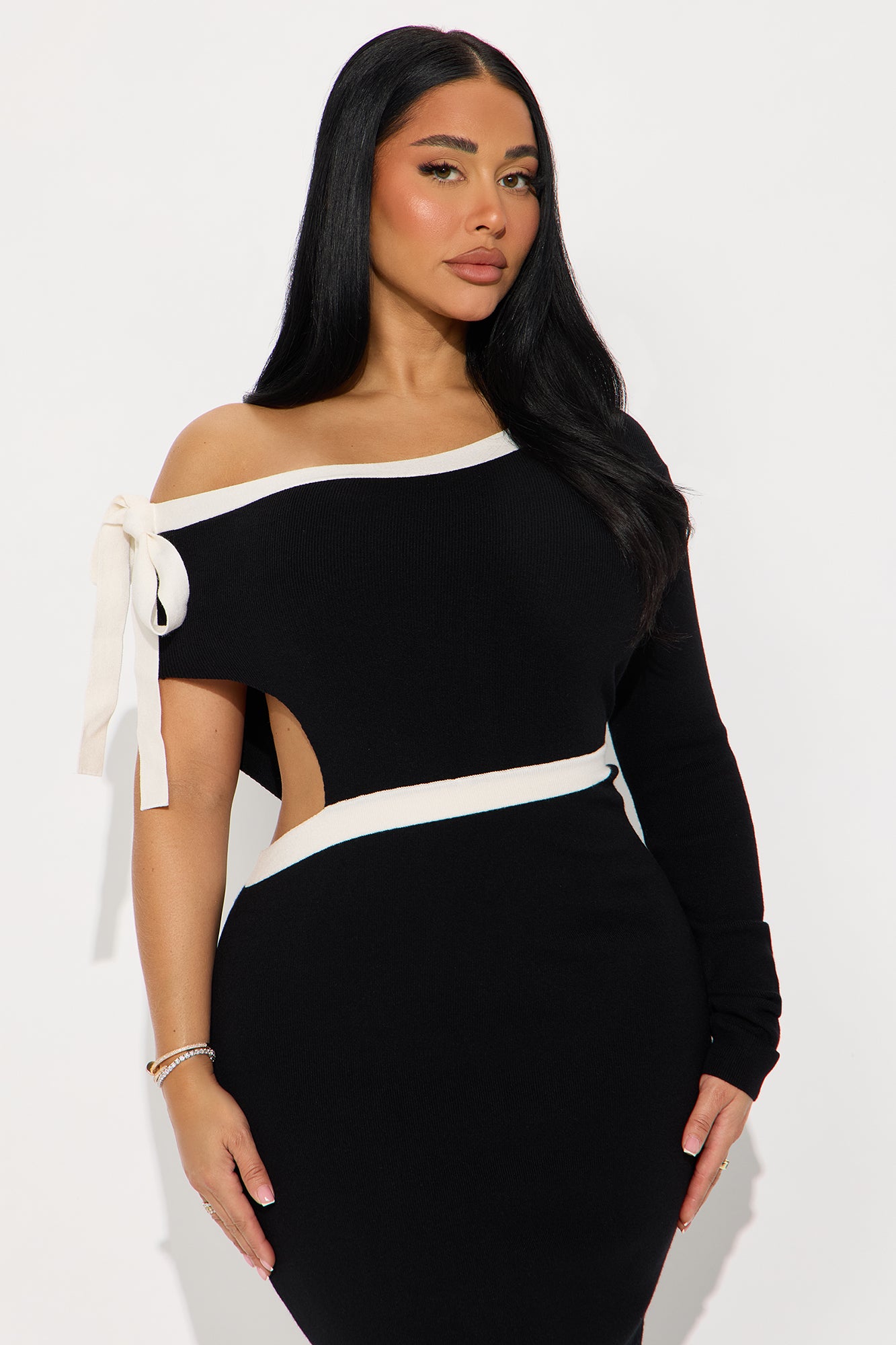 Switz Contrast Sweater Maxi Dress - Black/White
