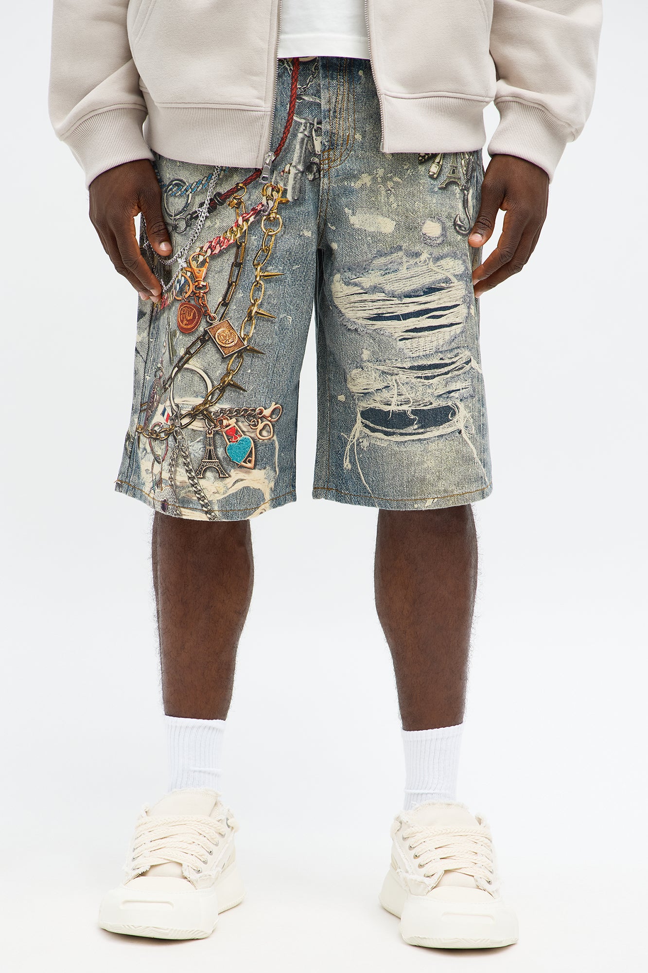 Relaxed Chain Distressed Printed Denim Short - Light Wash