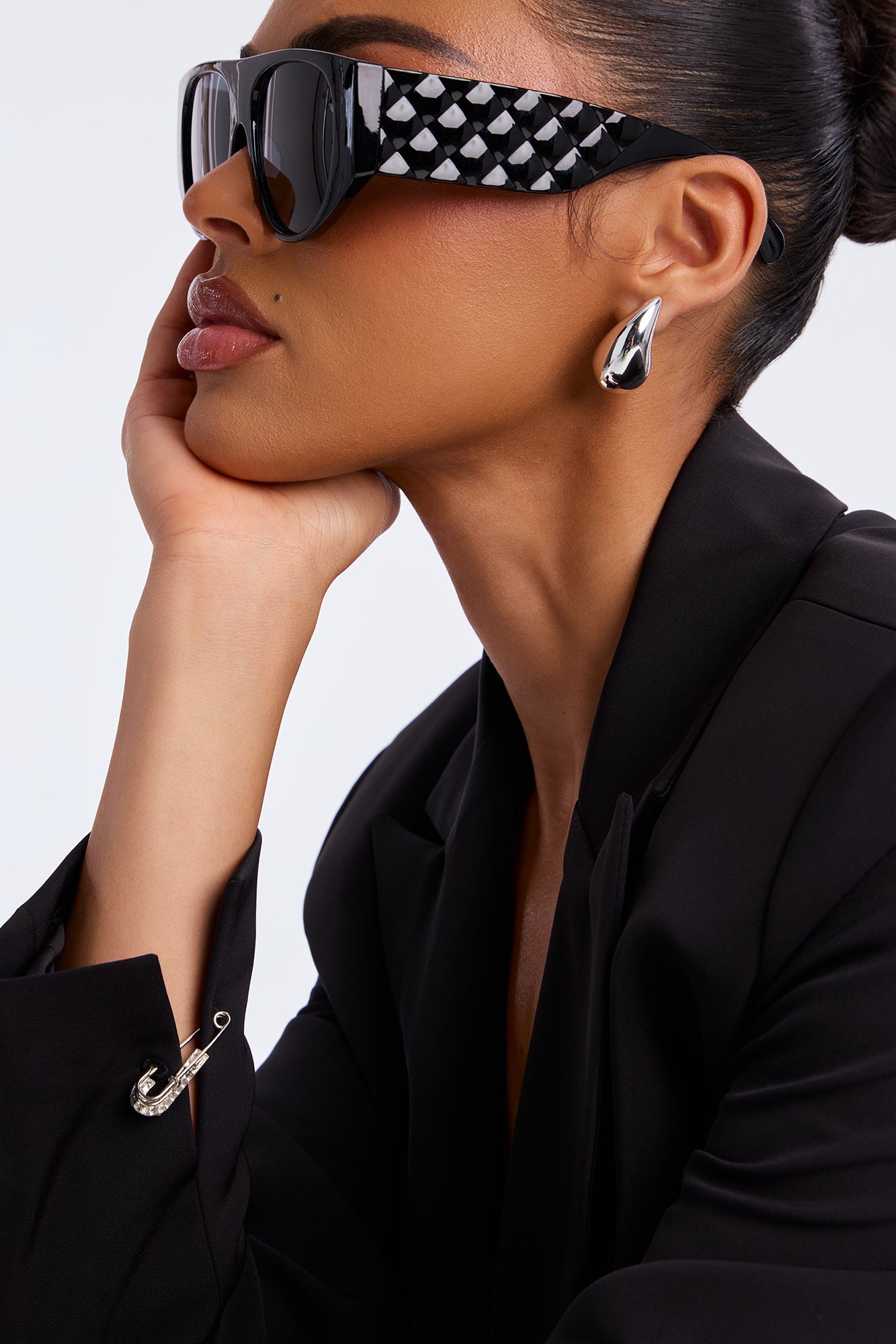 Pinned Perfection Oversized Blazer - Black