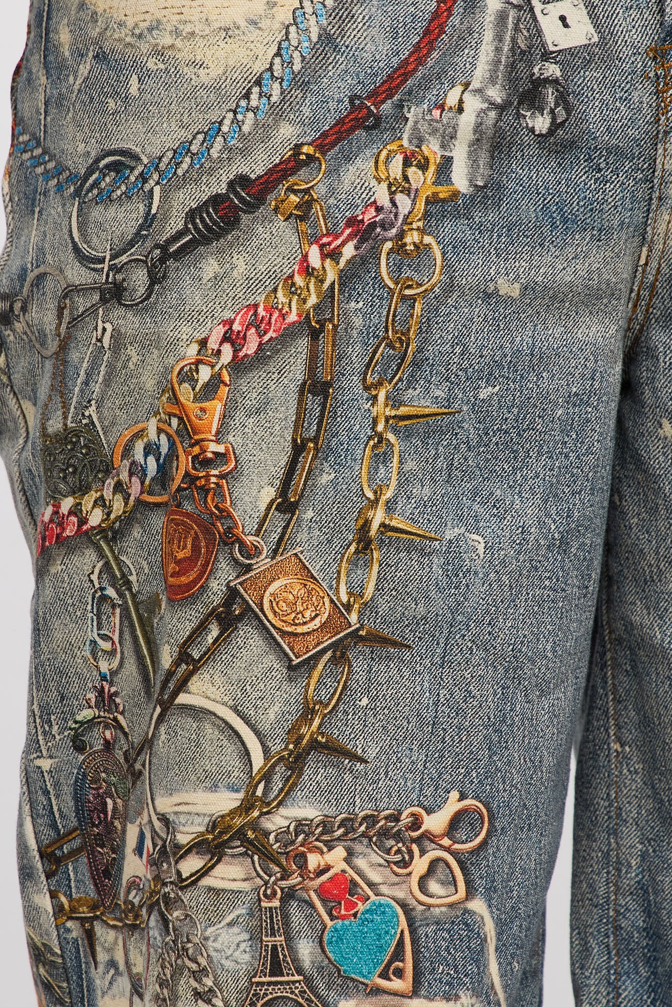 Relaxed Chain Distressed Printed Denim Short - Light Wash
