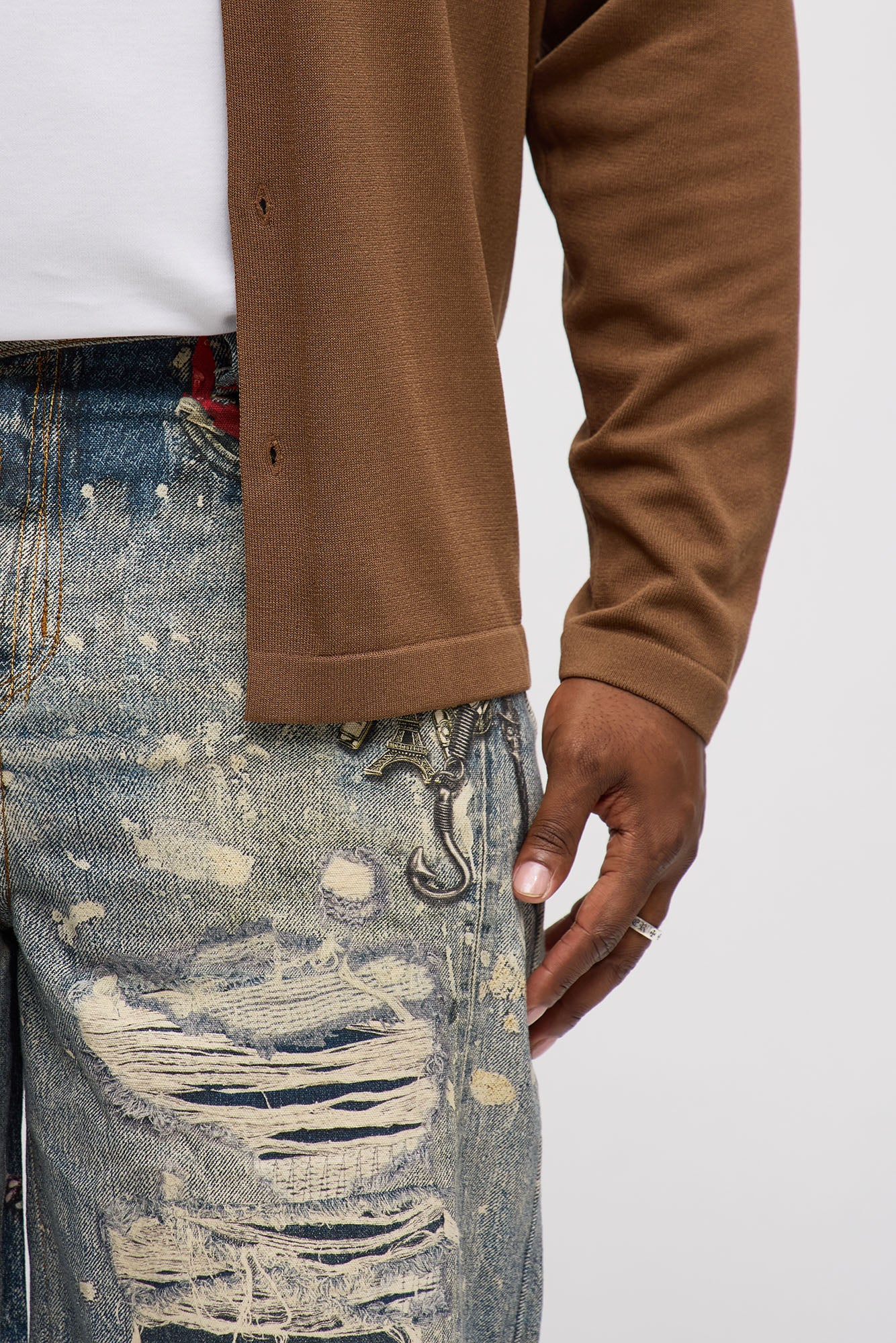 Relaxed Chain Distressed Printed Denim Short - Light Wash