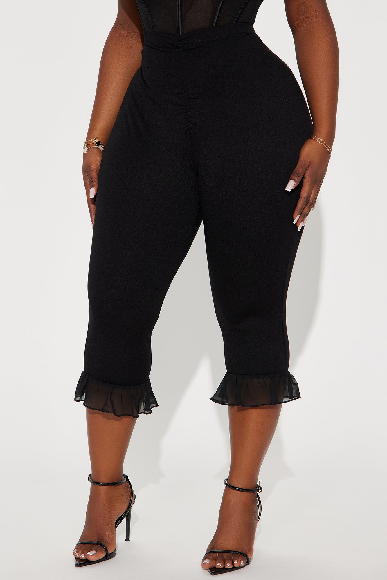 Charlotte Ruffle Capri Legging - Black