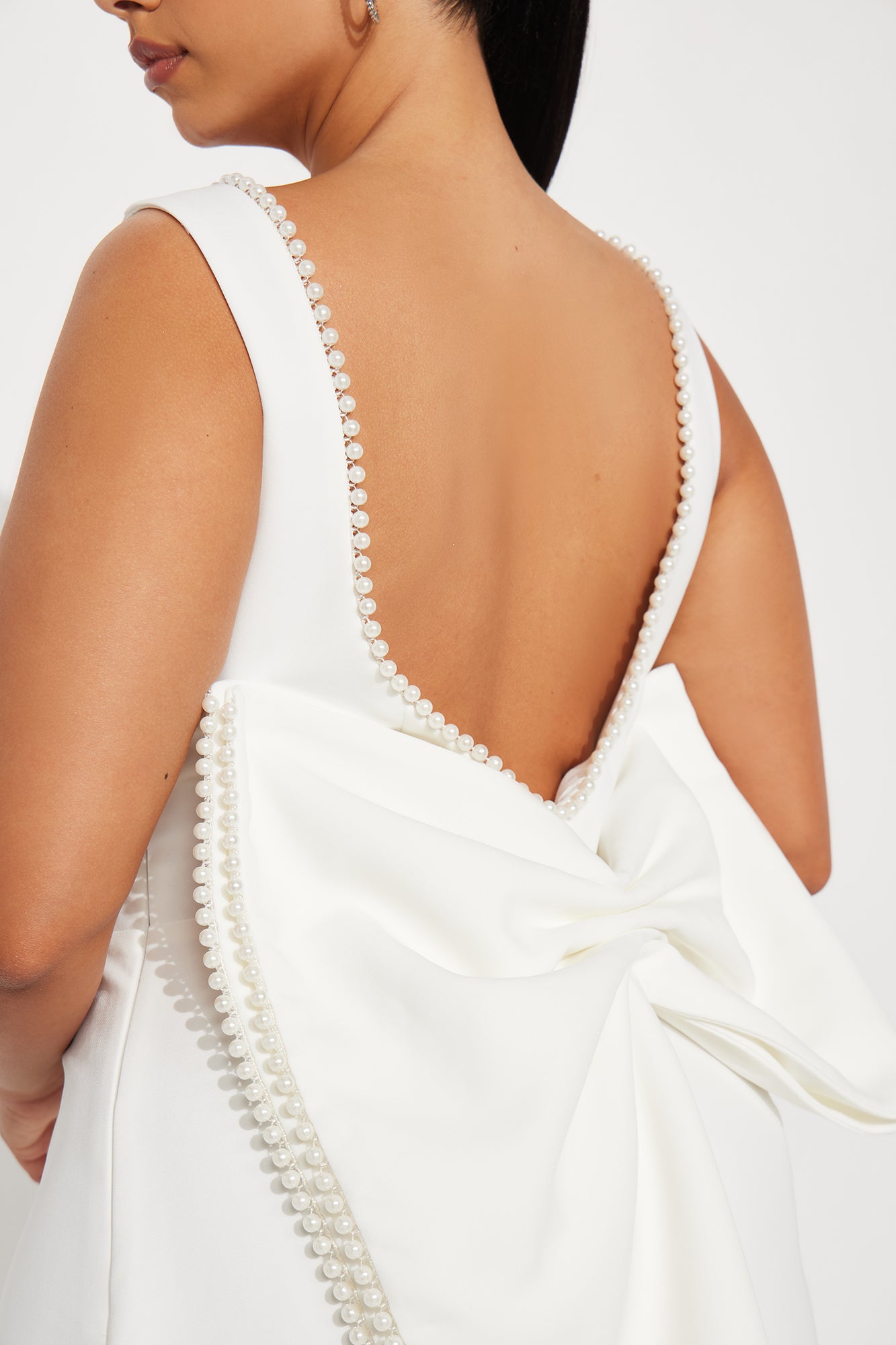 Elegant And Elevated Bow Gown - White
