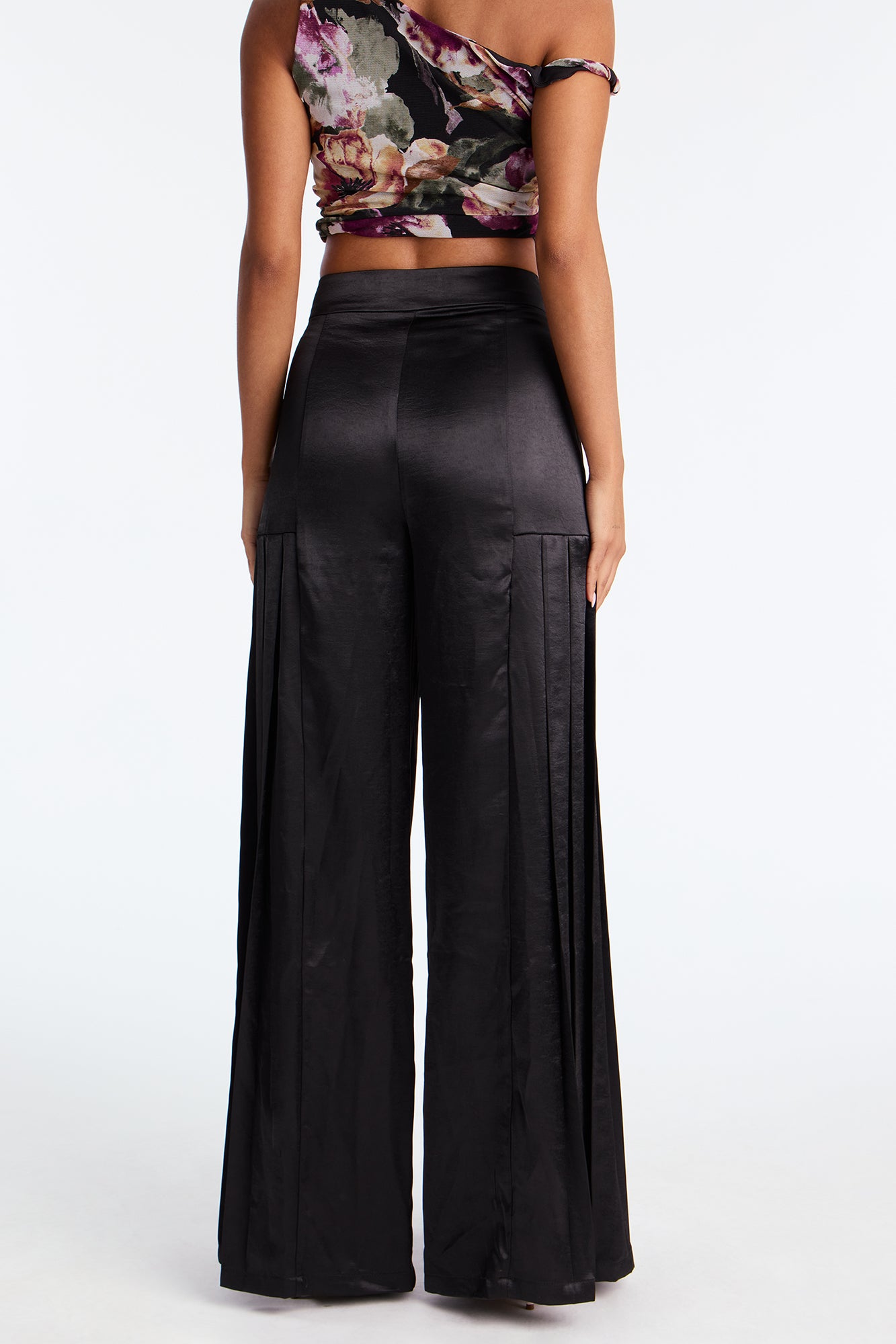 Lost In Your Eyes Satin Wide Leg Pant 33 - Black