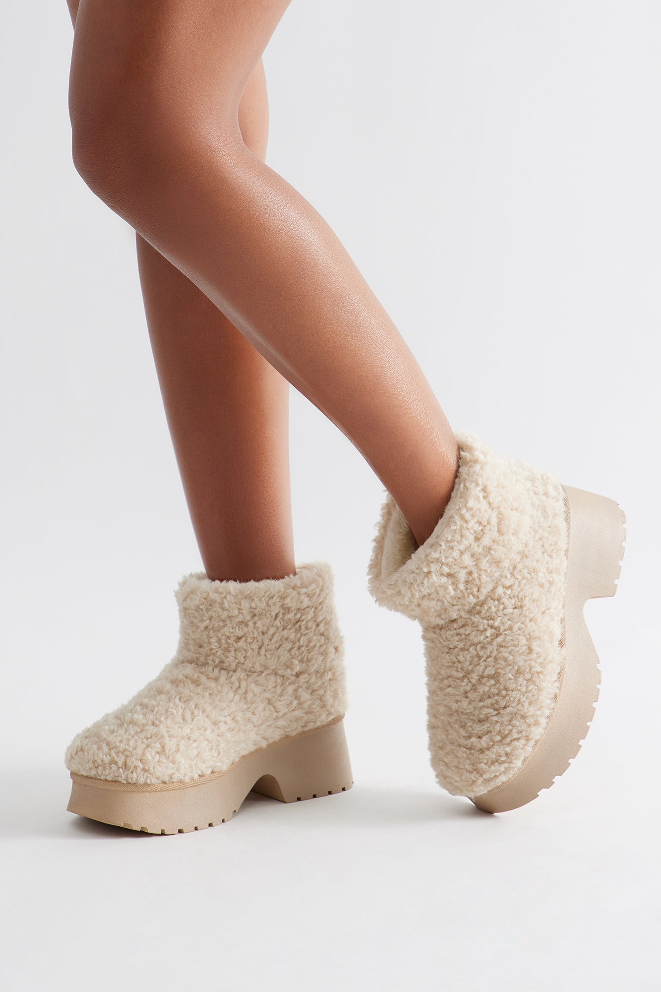 Ski Lodge Platform Booties - Cream
