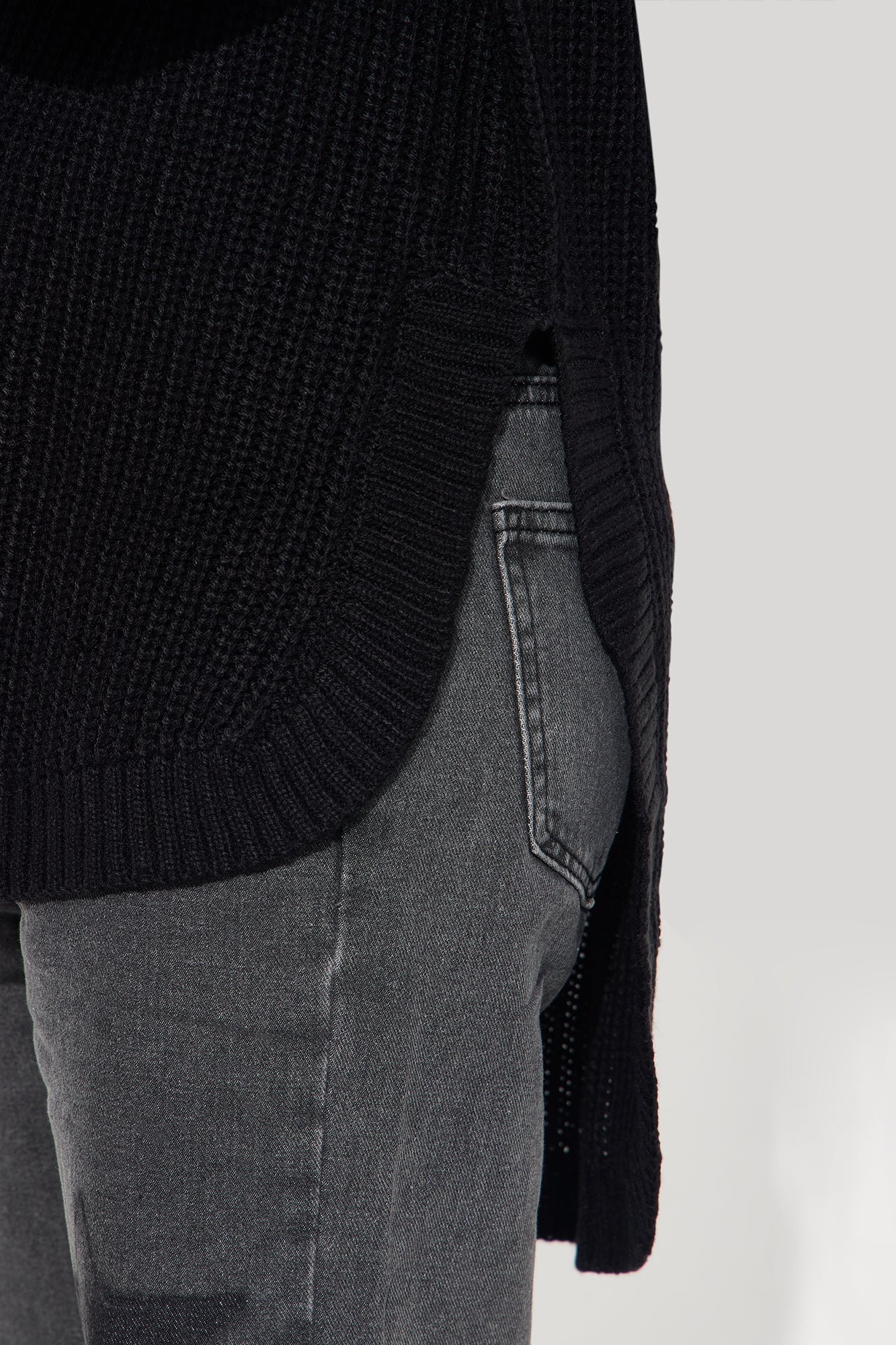 Mini Noor Sweater - Black