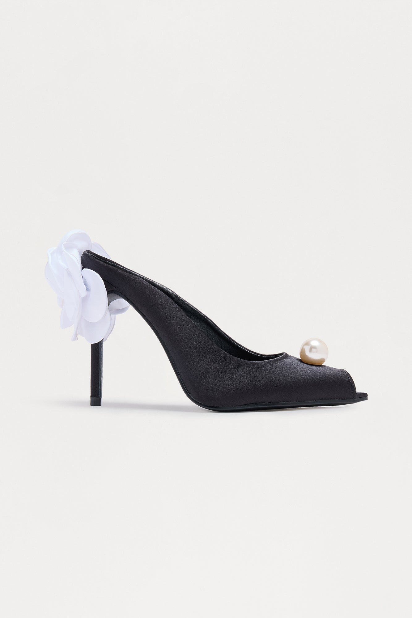 Lavy Pearl Flower Pumps - Black