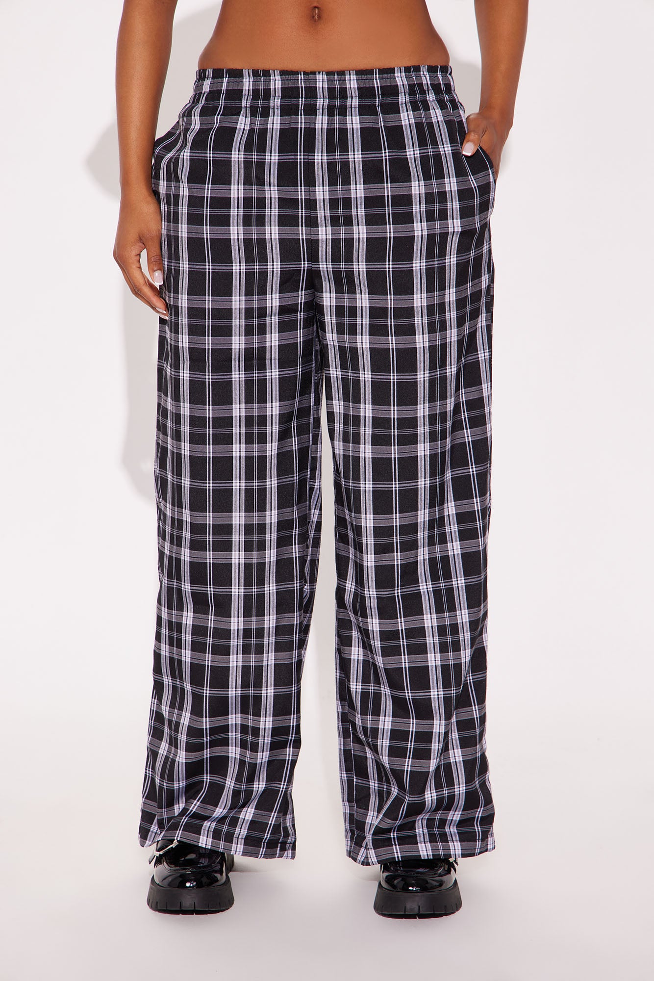 Chill All Day Plaid Boxer Pant - Black/White