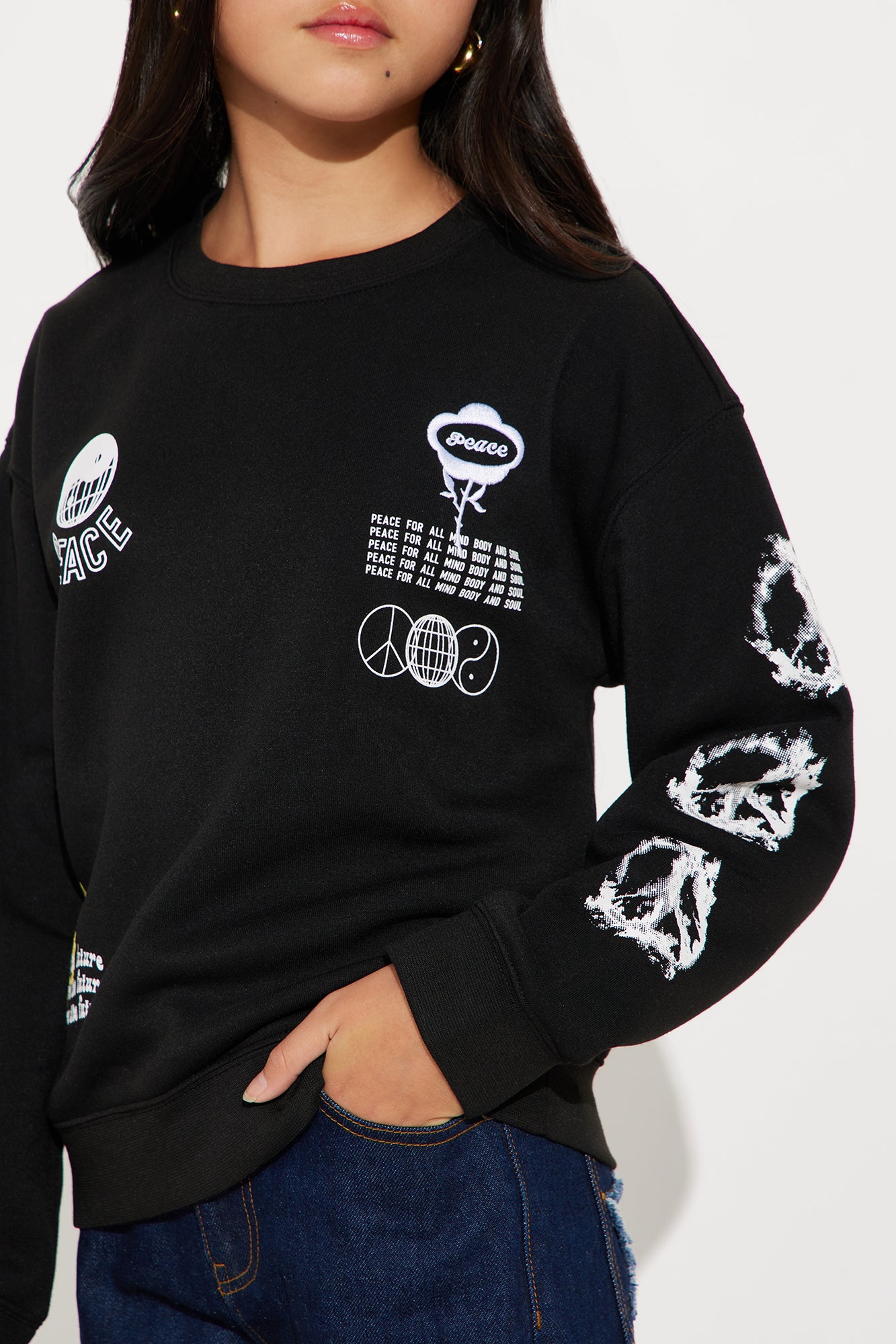 Mini She's Worldwide Crew Neck Sweatshirt - Black