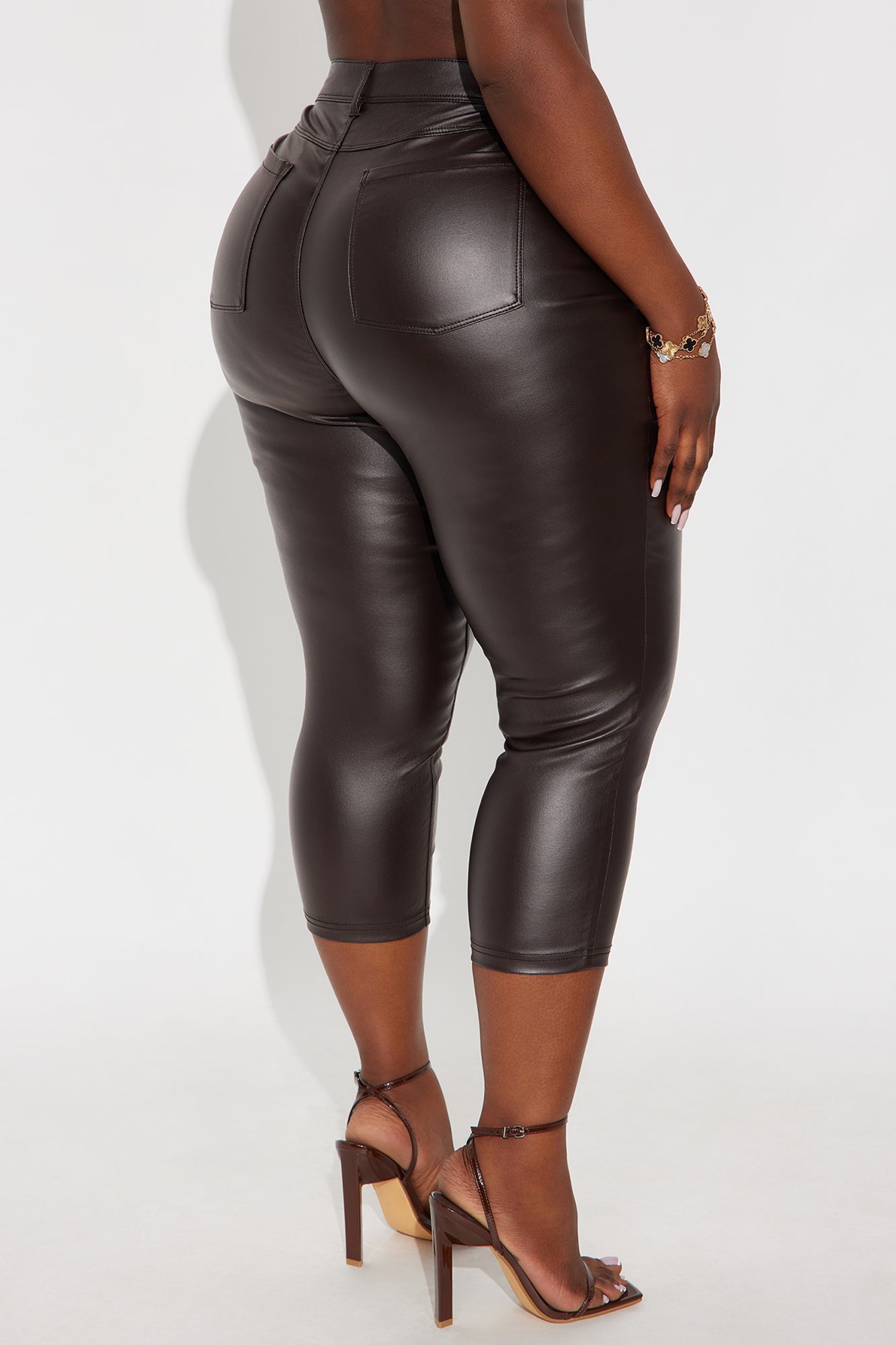 Sammie High Rise Capri - Chocolate
