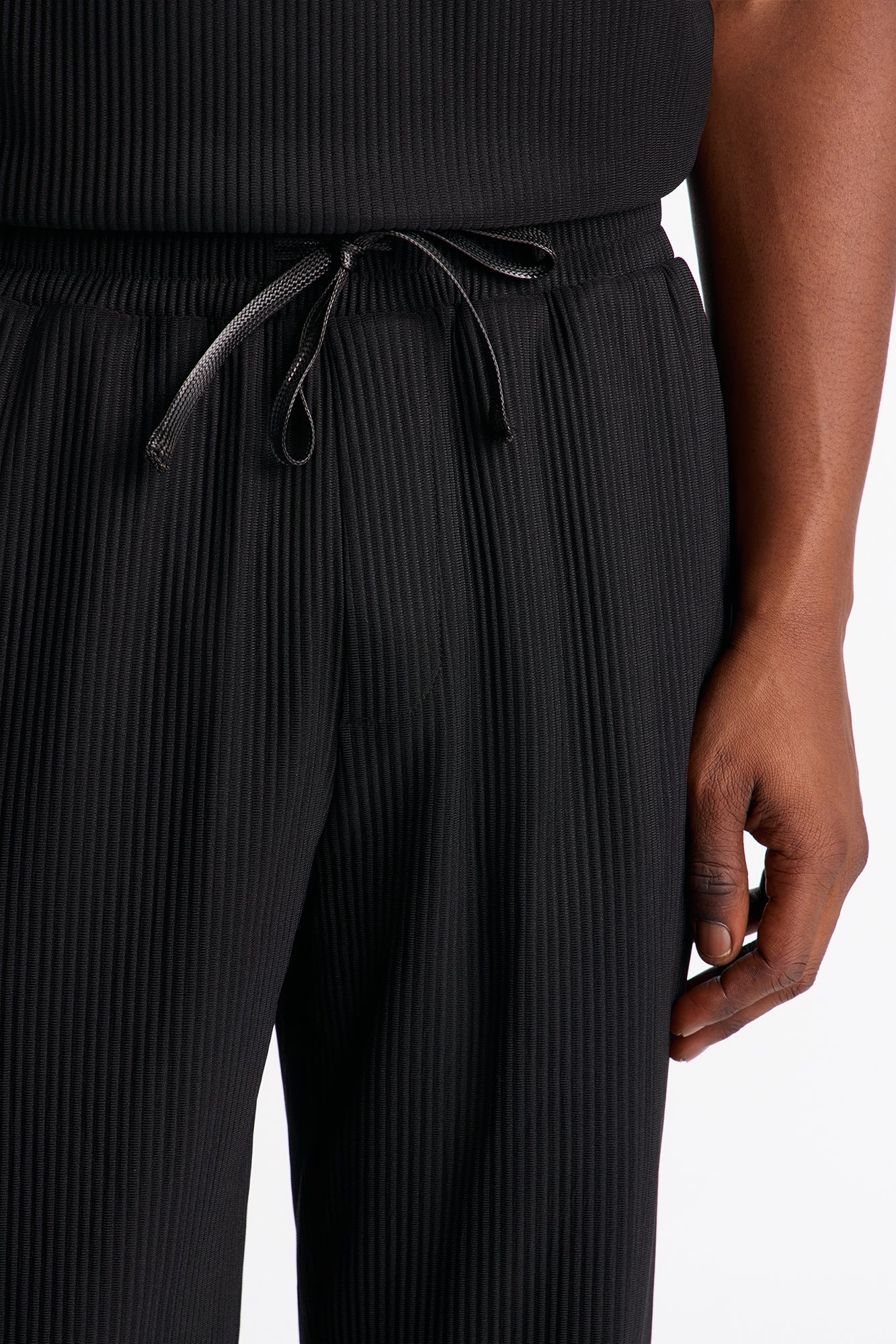 Show Up Slim Slit Pants - Black