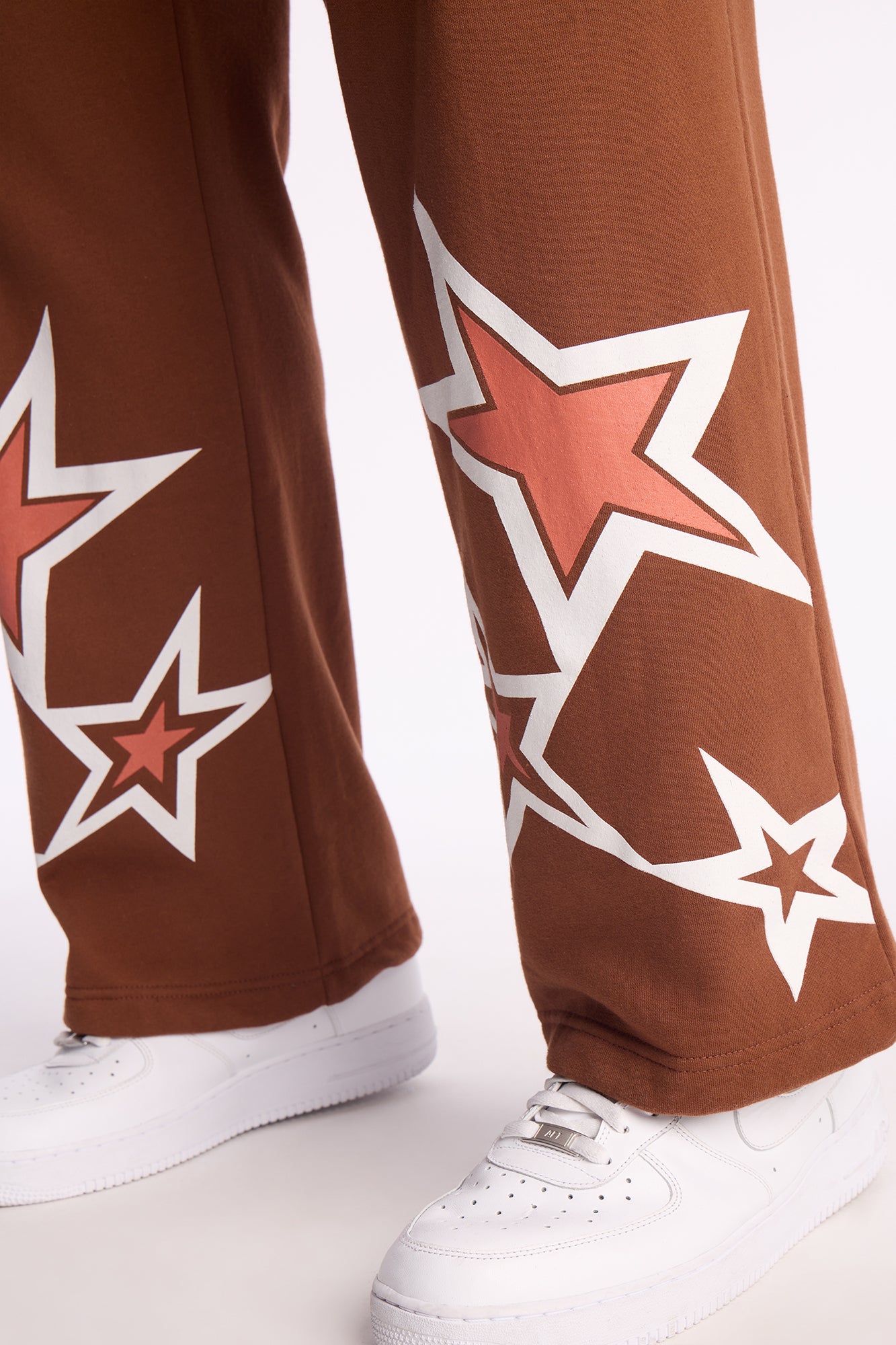 Aim For The Stars Baggy Sweatpants - Brown