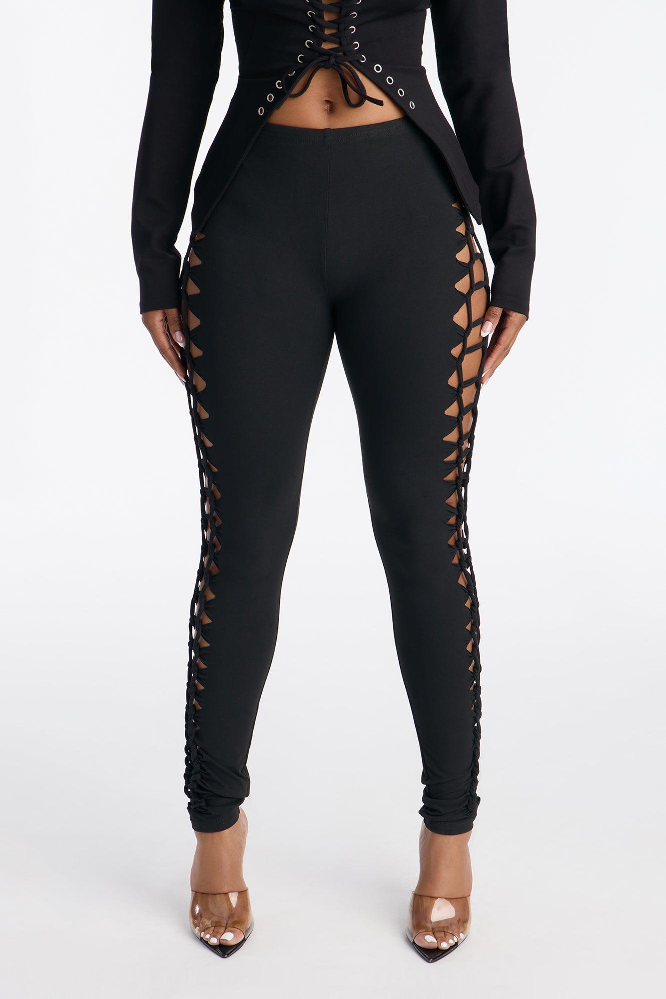 Prim Cut Out Mid Rise Legging - Black