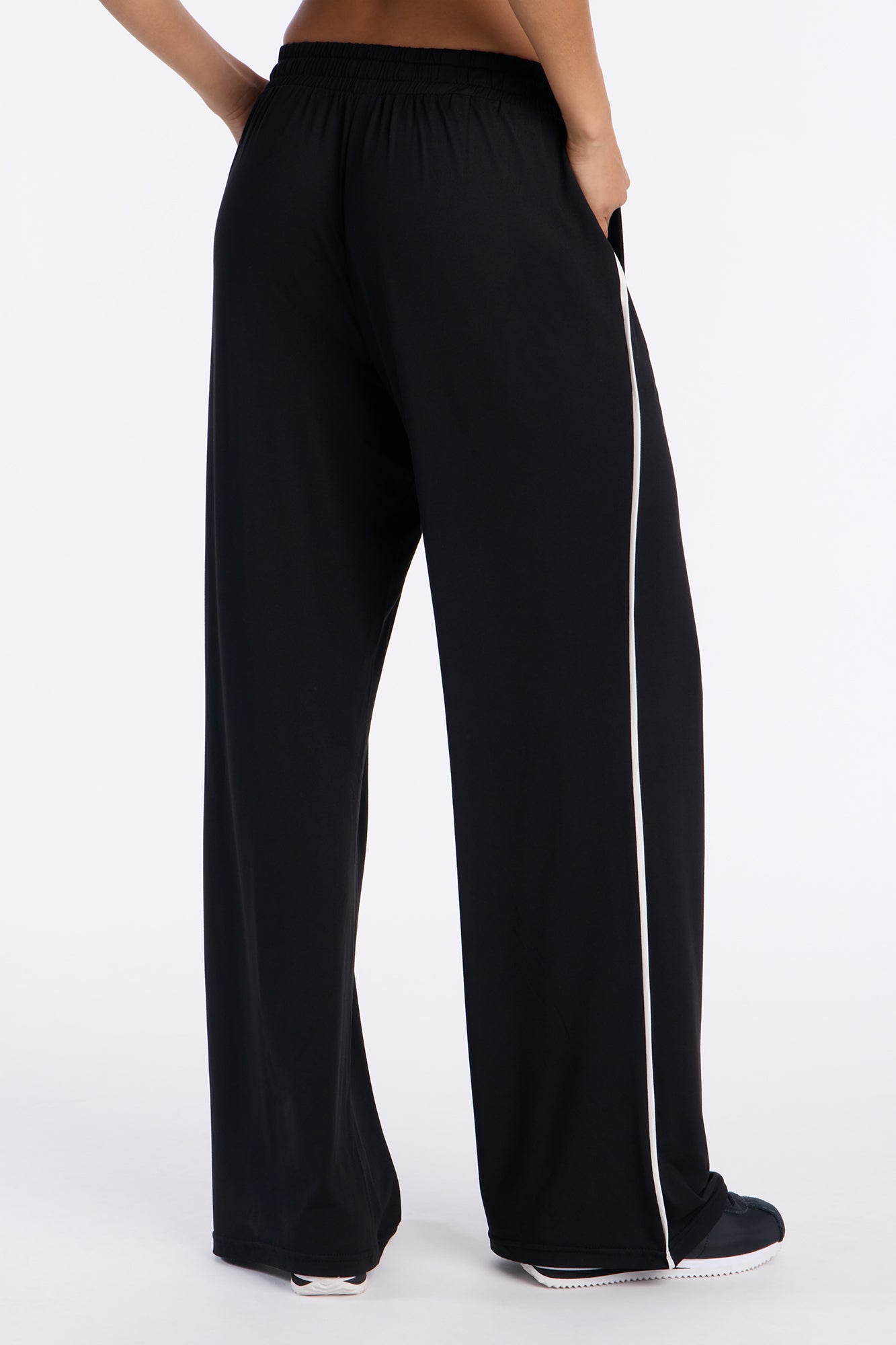 Lined Up Lounge Pant - Black
