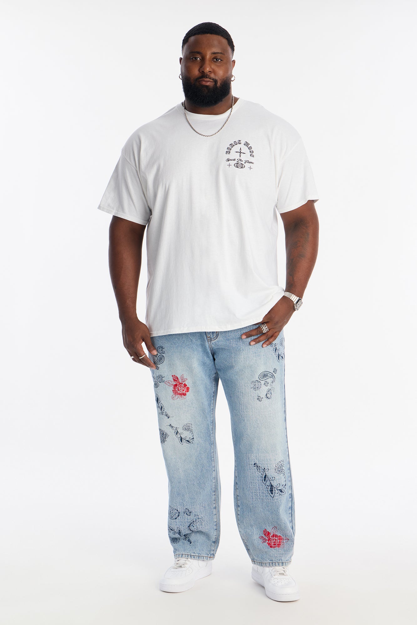 Straight Roses With Stitches Embroidered Jean - Light Blue Wash
