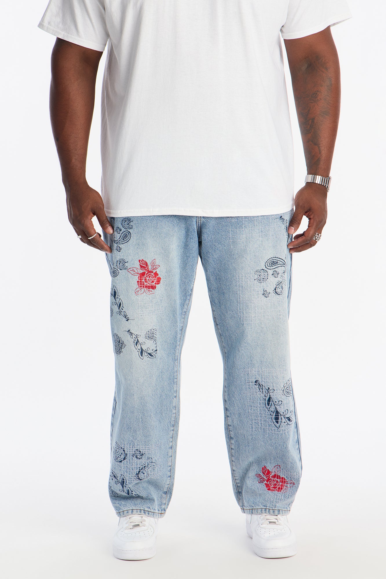 Straight Roses With Stitches Embroidered Jean - Light Blue Wash