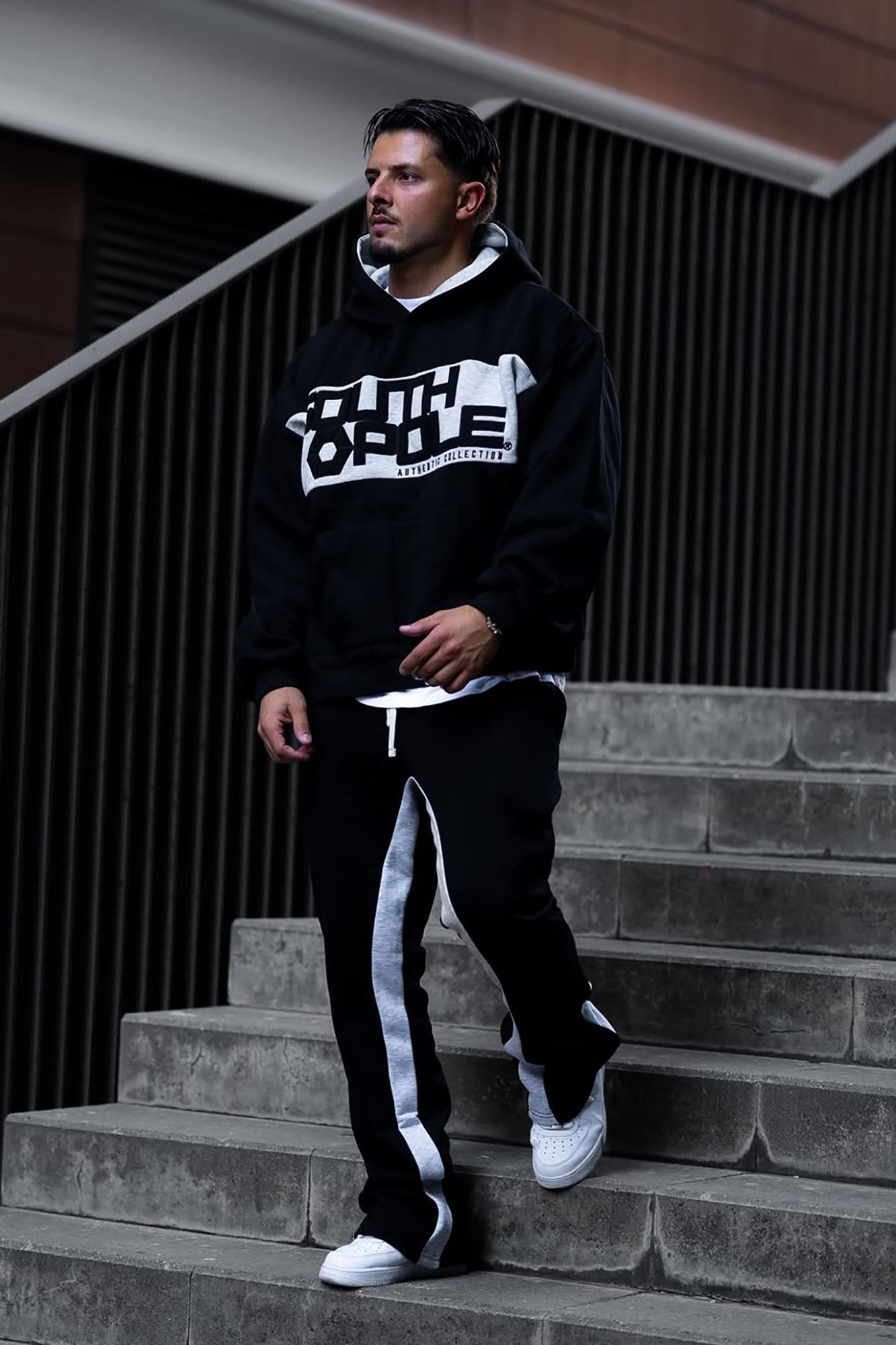 Tayson Flared Sweatpants - Black