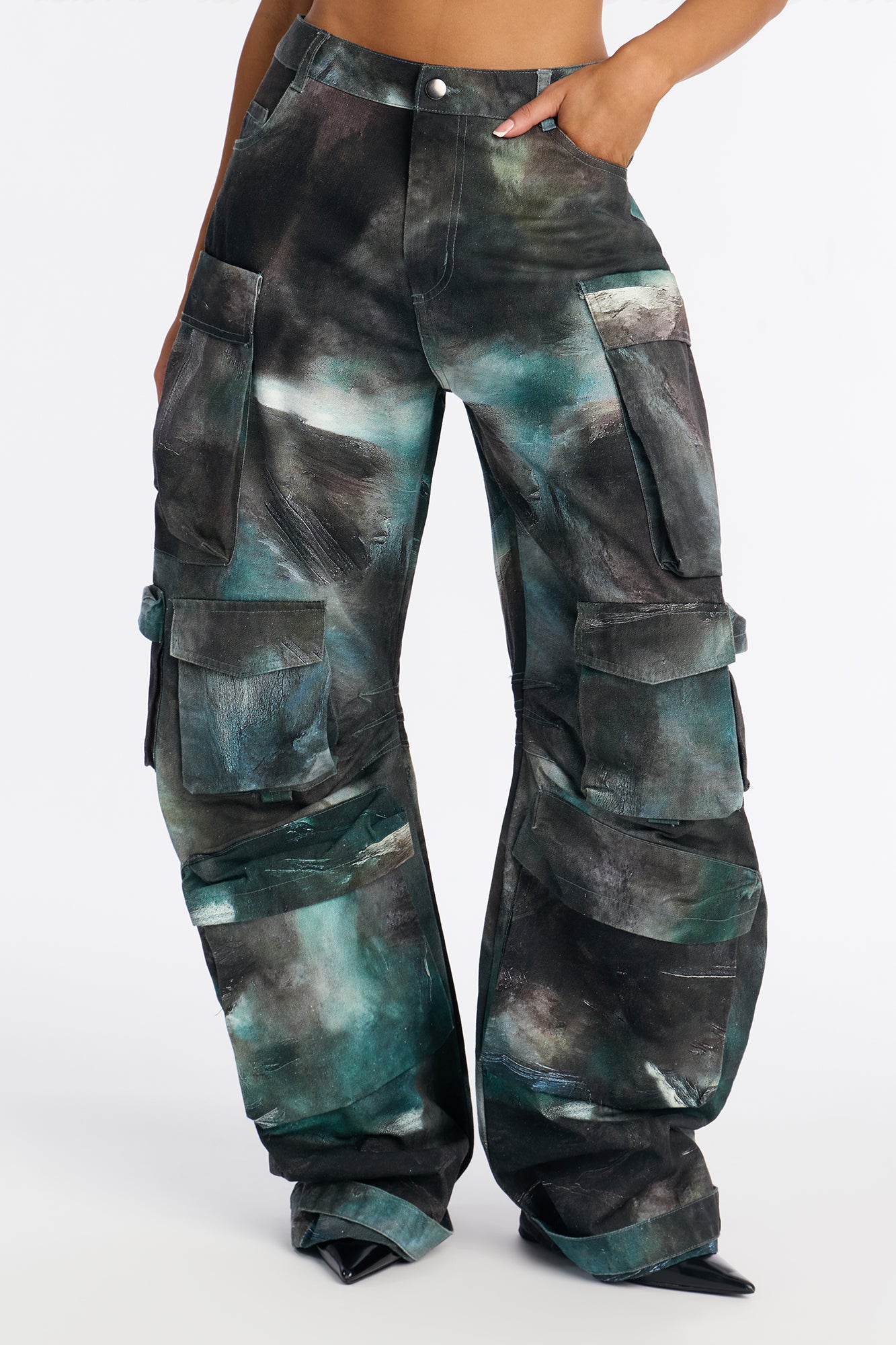 Alba Cargo Wide Leg Low Rise Pant 32″ - Green/combo